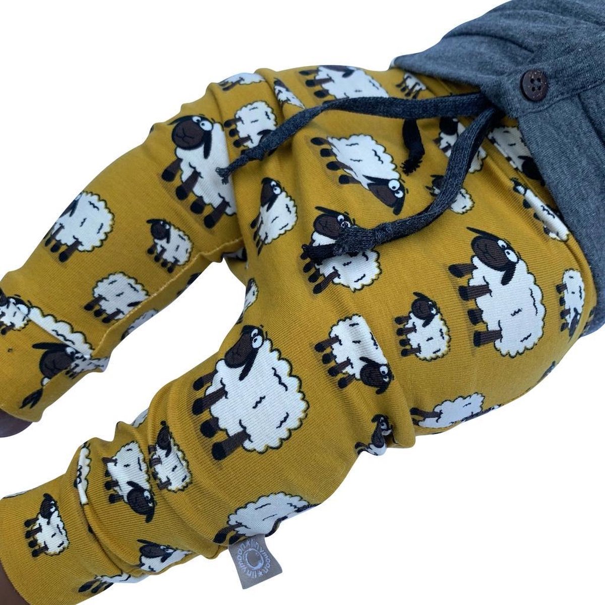 tinymoon Unisex Broek – model drop crotch – Sheep – Oker – Maat 122/128