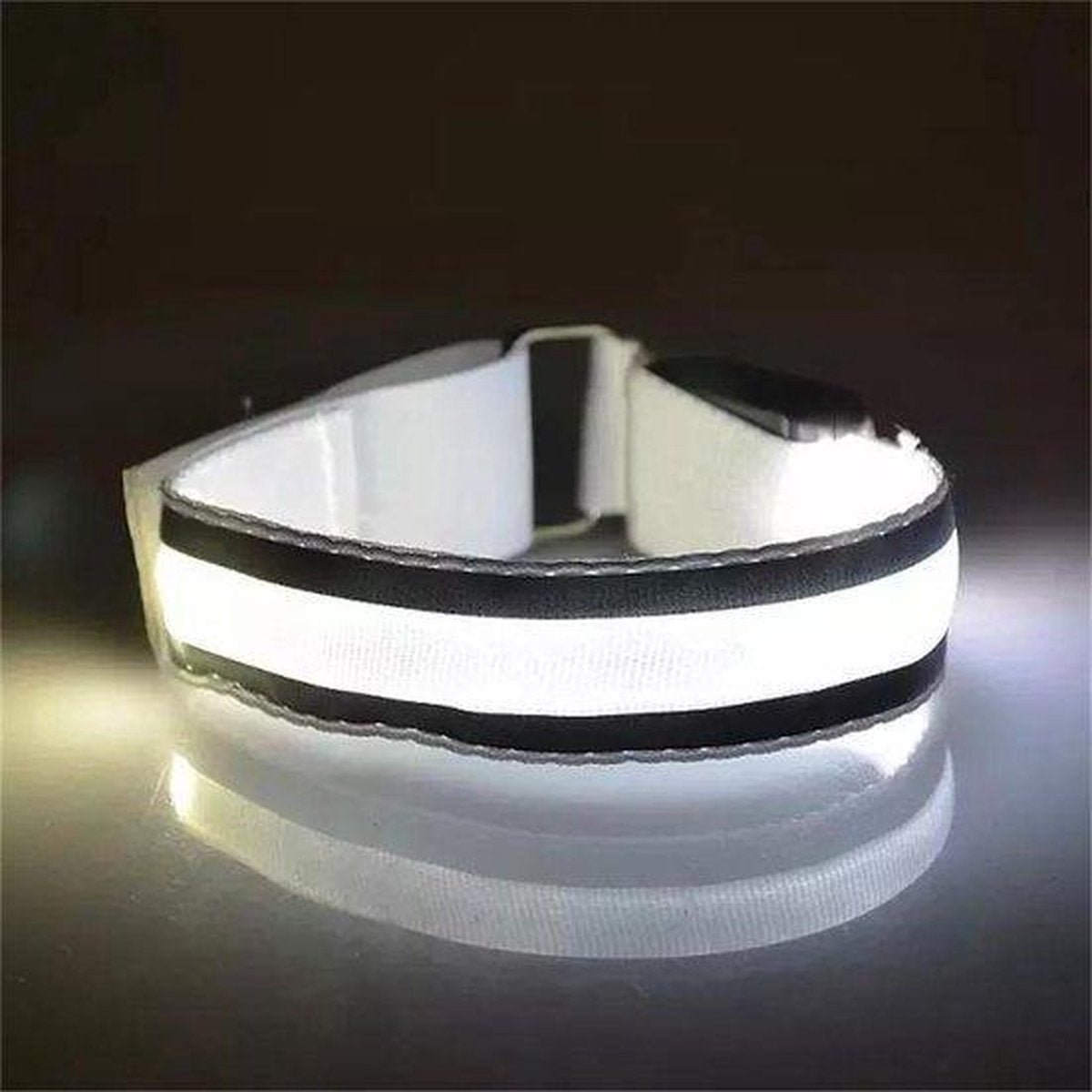 Jumalu - Multicolor LED Hardloop Arm Verlichting - Set van 2 stuks - Reflecterende Armband - Hardlopen - Fietsen - Running light - Outdoor Sports - verstelbaar 28 / 32 cm