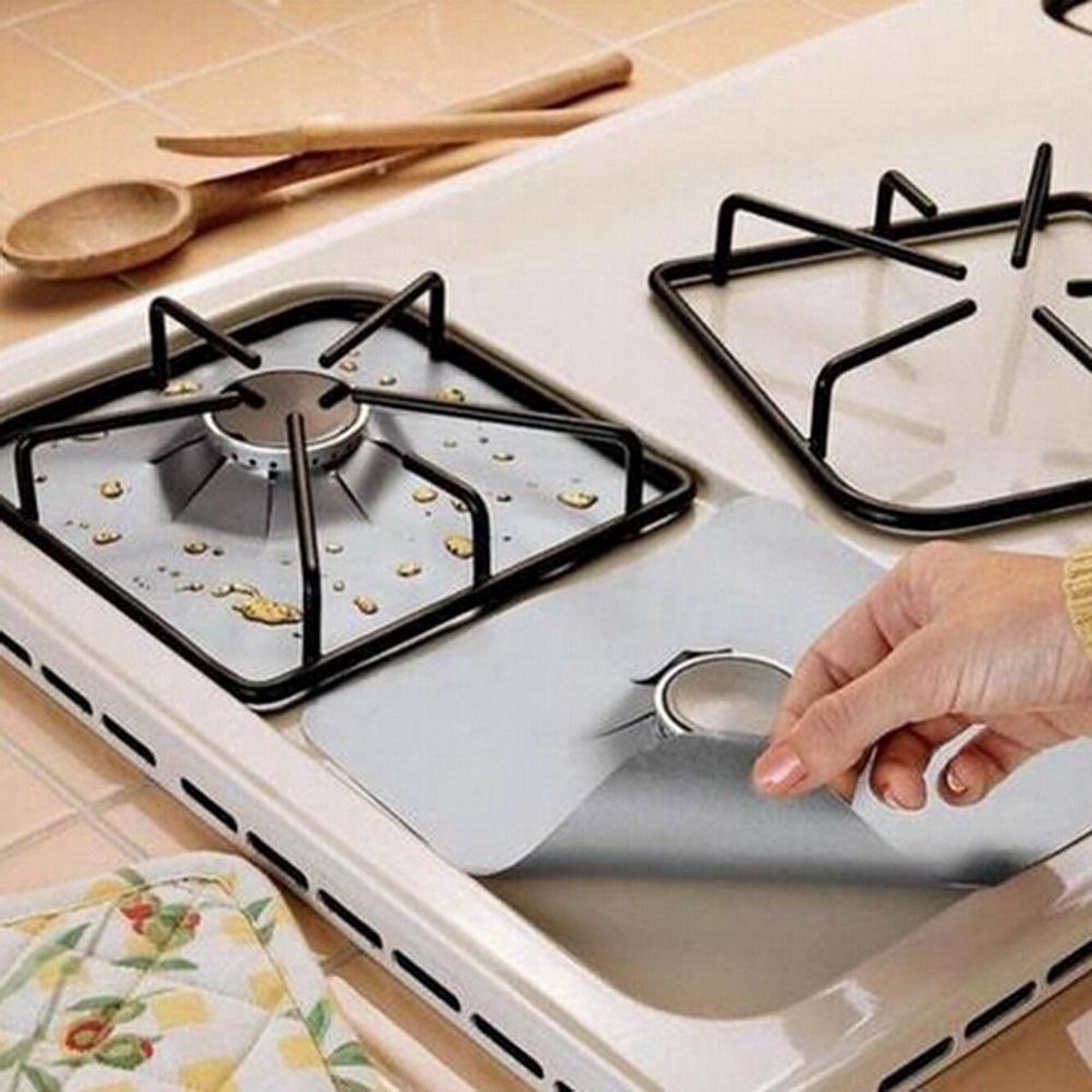 Gasfornuis Beschermers - Beschermfolie Gaskookplaat - Olie Vet Bescherming Fornuis - Keuken Accessoire - 4 Stuks - Zilver