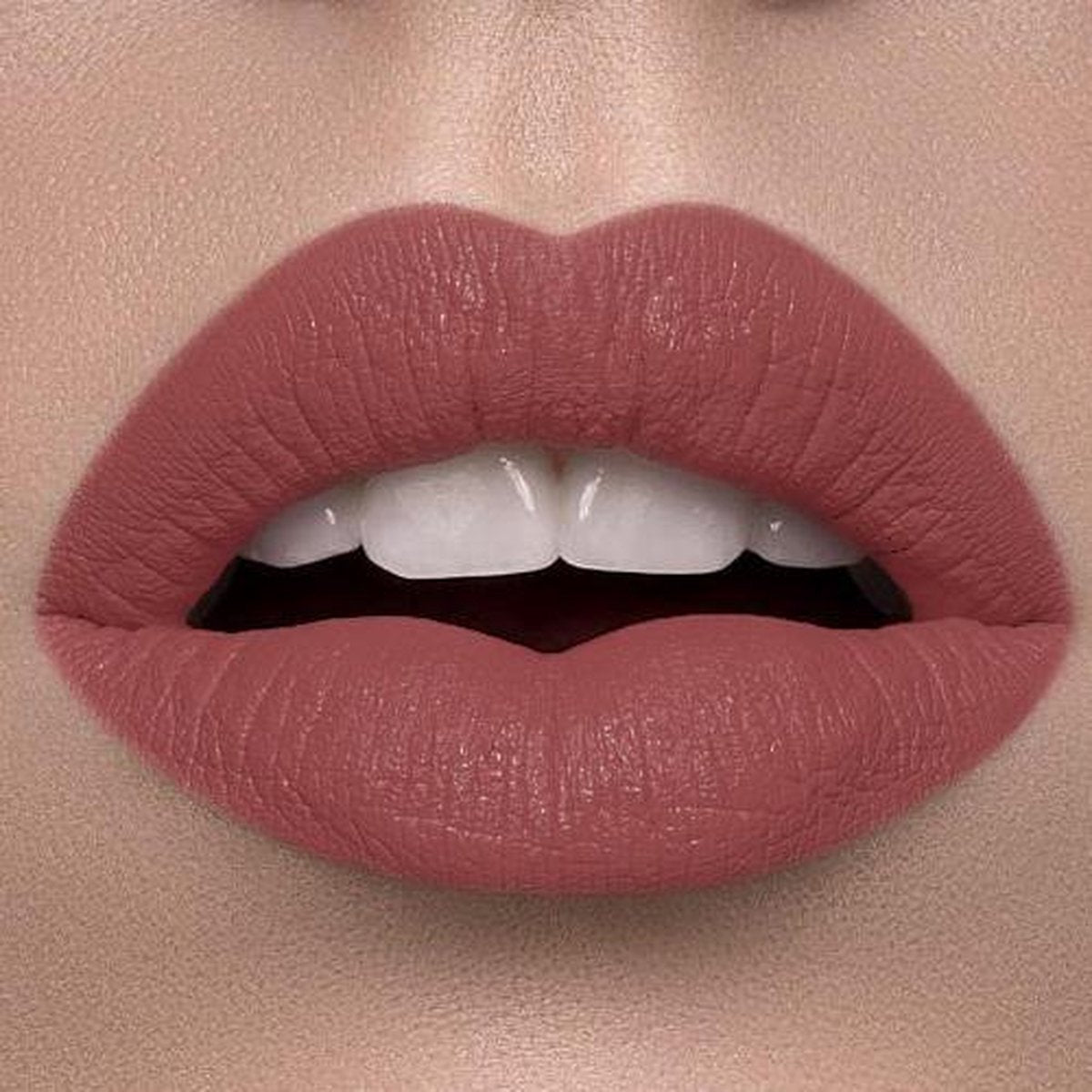 Golden Rose SATIN LIPSTICK NO: 17 Lippenstift Neutral Selection Romige structuur bevat Vitamine E