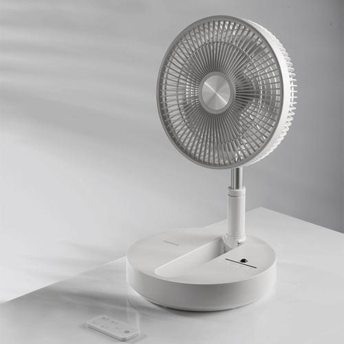MOMAX iFAN FLOW IF9W Opvouwbare draadloze ventilator voor desktop op de vloer (wit)