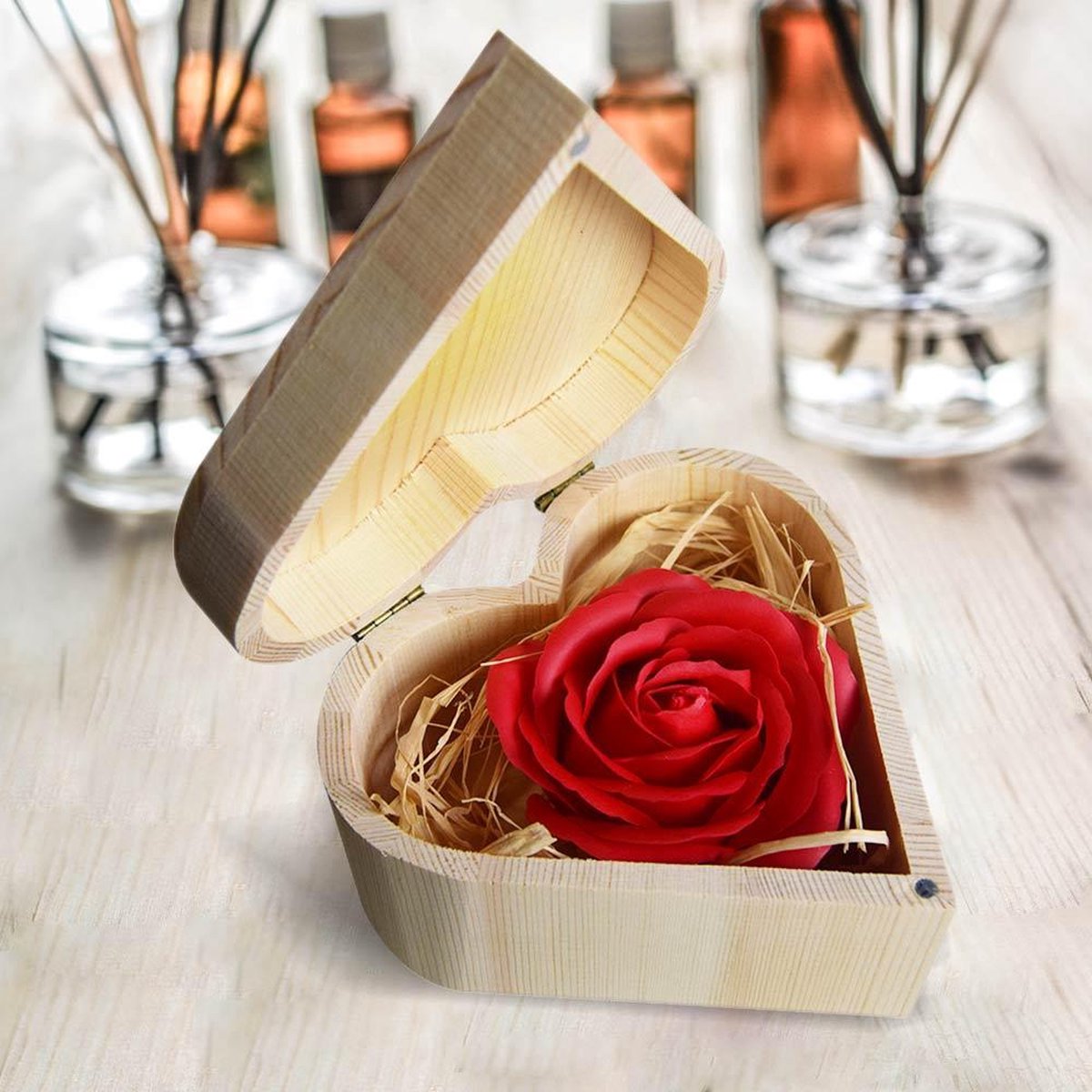 MikaMax Zeep Roos Gift Box - Zeeptablet - Handzeep - Zeepbakje - Handgemaakt doosje - Zeep in de Vorm van een Roos