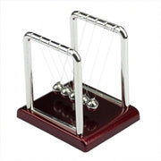 A&K Newton's Cradle Balance Ball - Bureau Kantoor Decoratie - 5 Ballen - 18mm Bal - Balanceerballen - Bordeaux Rood