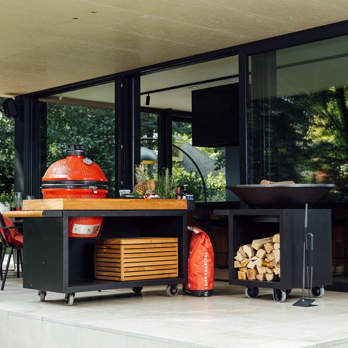 OFYR - KAMADO TABLE - ZWART - 135 PRO TEAKHOUT