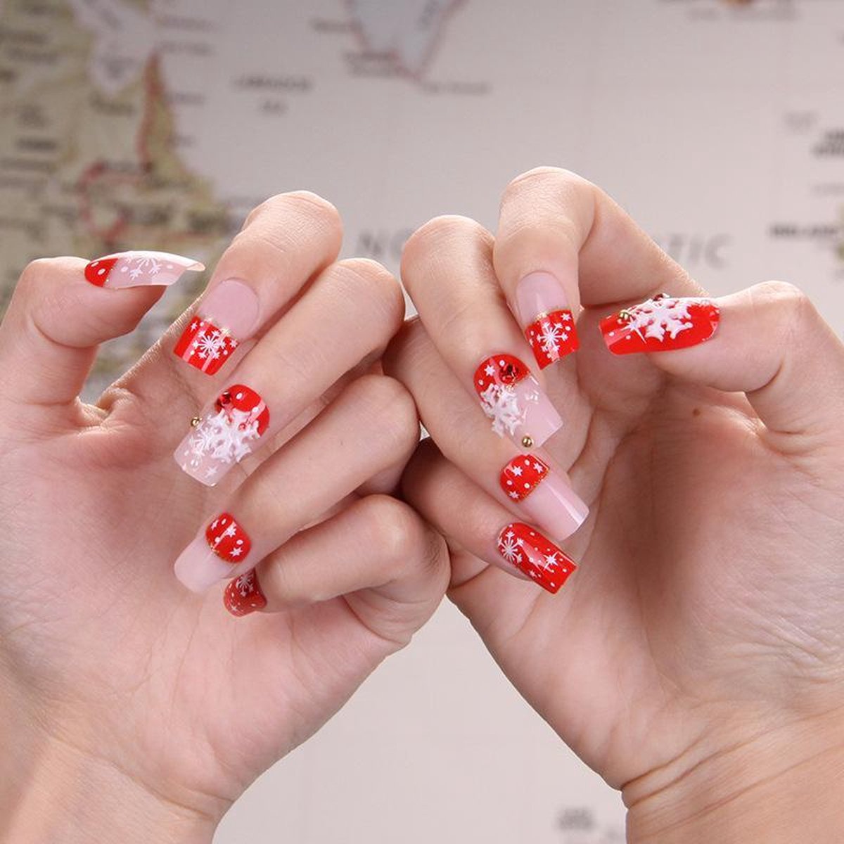 24-delige kunstnagel Art-decoratieset. Rood en roze met sneeuwvlokken en glitter. Volledige dekking DIY nep nagels. 10 verschillende maten en minimaal 2 stuks per maat
