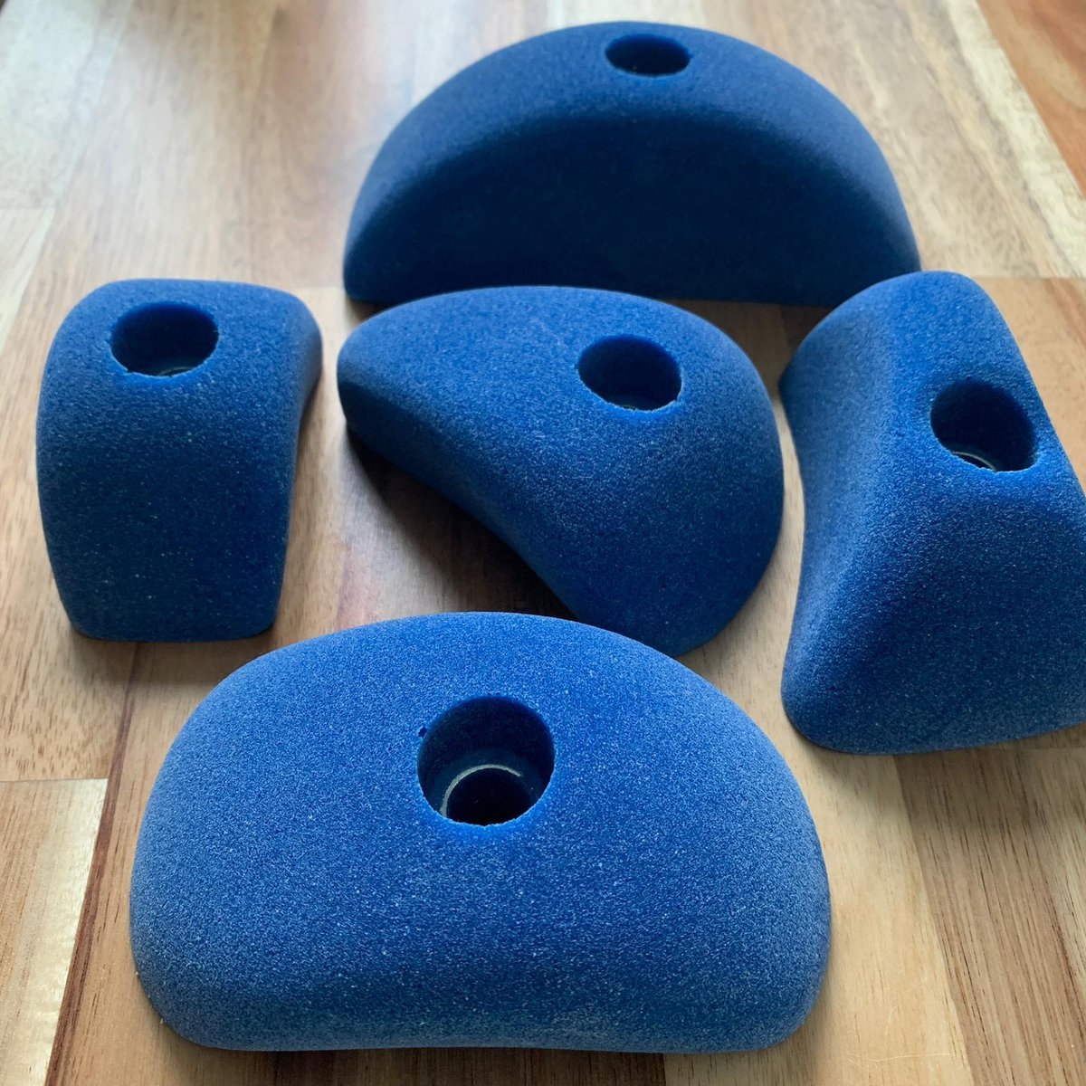 Klimgrepen - Mountain Holds - Vellico Lux - Pinches - Blauw - inclusief bevestiging (bouten en inslagmoeren)