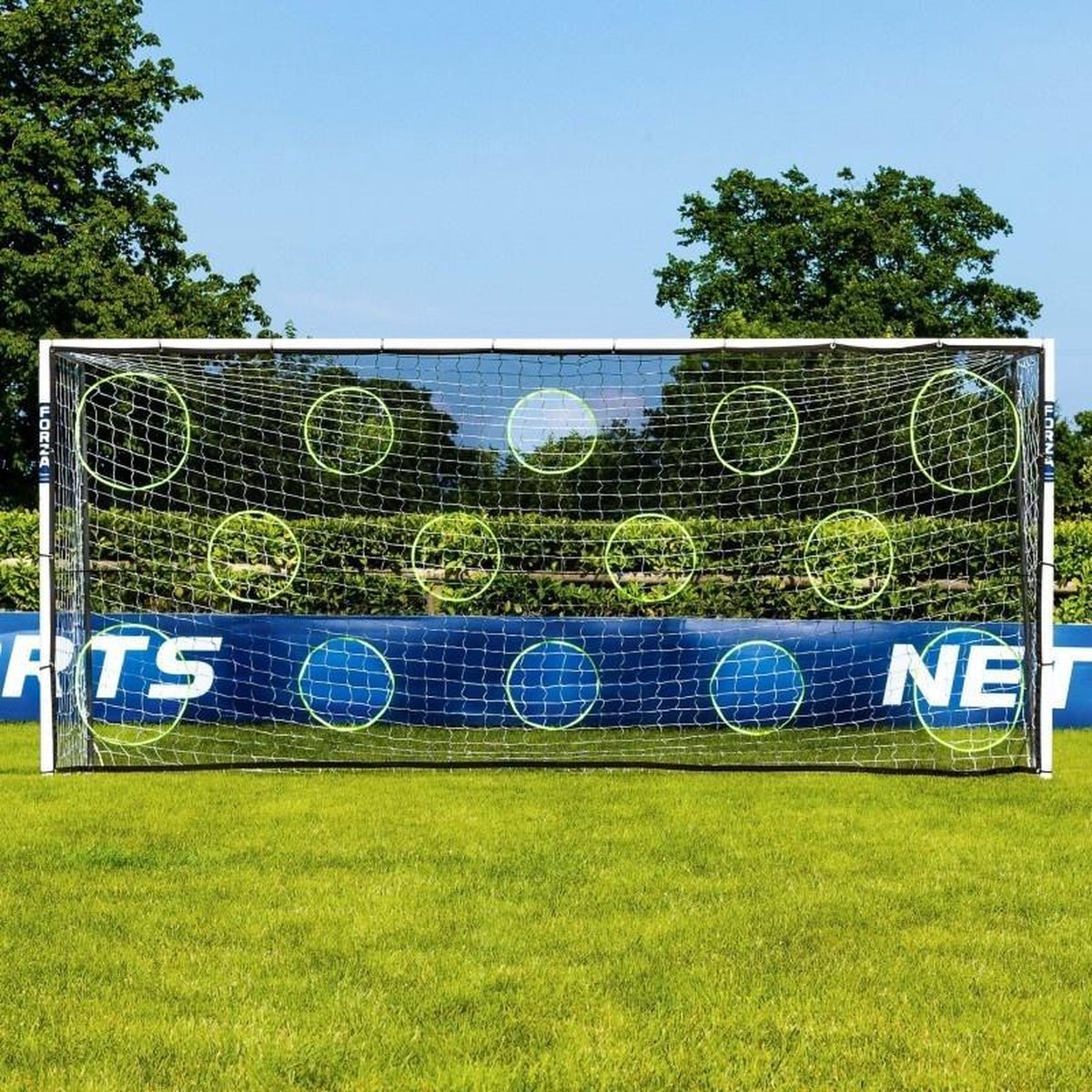 Doelwand net met ronde gaten - Doelwand -  5mx2m - 4 grote en 10 kleine gaten
