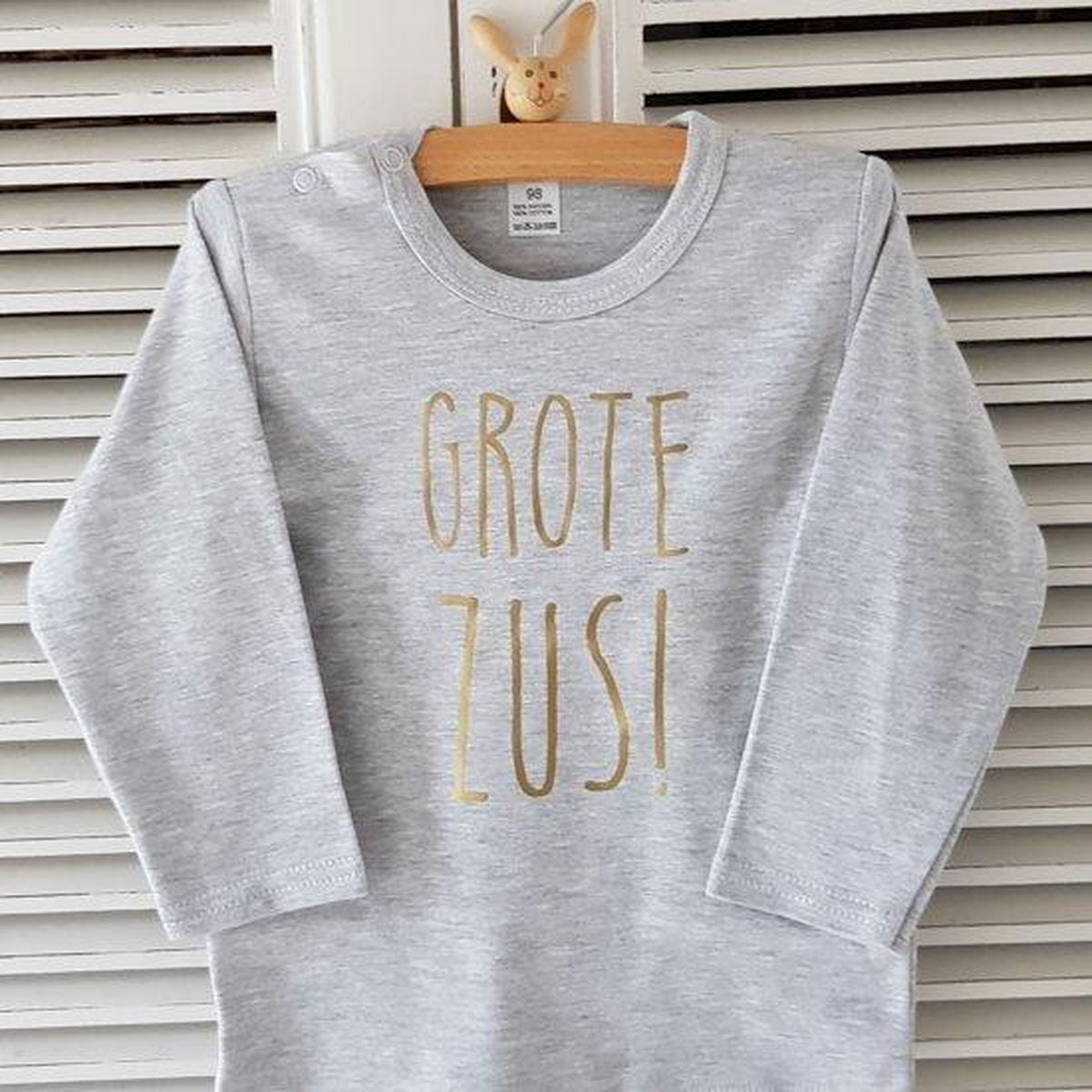 Aankondiging zwangerschap Shirt  grote zus | lange mouw| grijs met goud | maat 92