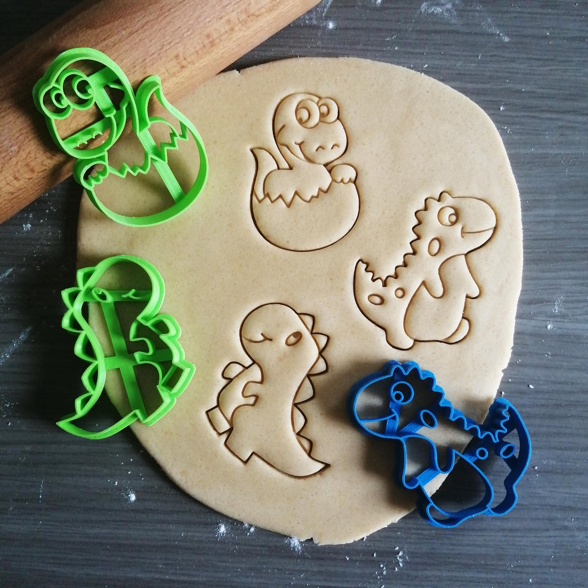 Koekjesvorm | 3-delige set | Dinosaurus Familie | Papa Dino - Mama Dino - Baby Dino | Cookie cutter | Uitsteekvorm | Bakvorm | 8cm