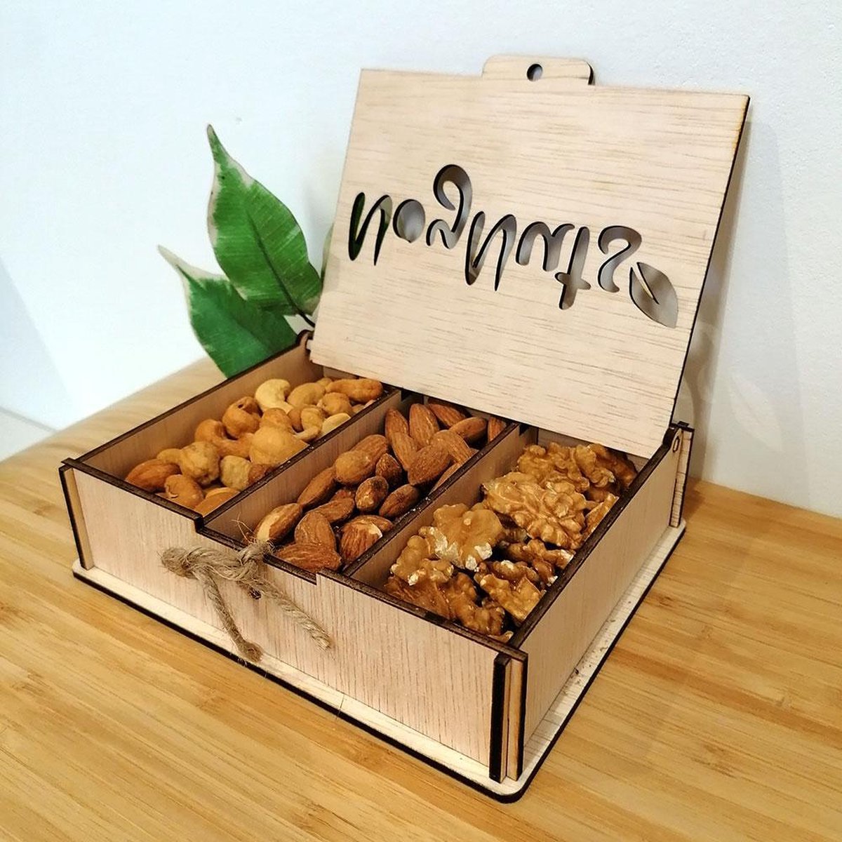 Noten geschenk box | 3 soorten ongezouten noten | Uniek en gezond cadeau | Gluten- en lactosevrij