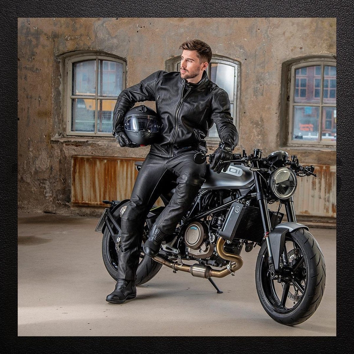 Halvarssons C Zwart 56
