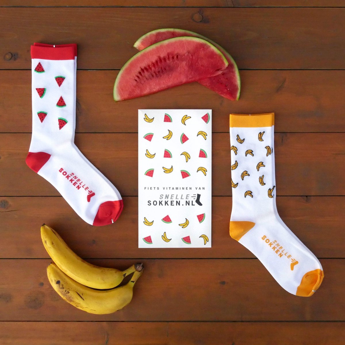 Vrolijke Cadeau wielrenner - Fietssokken in fruitmand verpakking - Maat 39-45