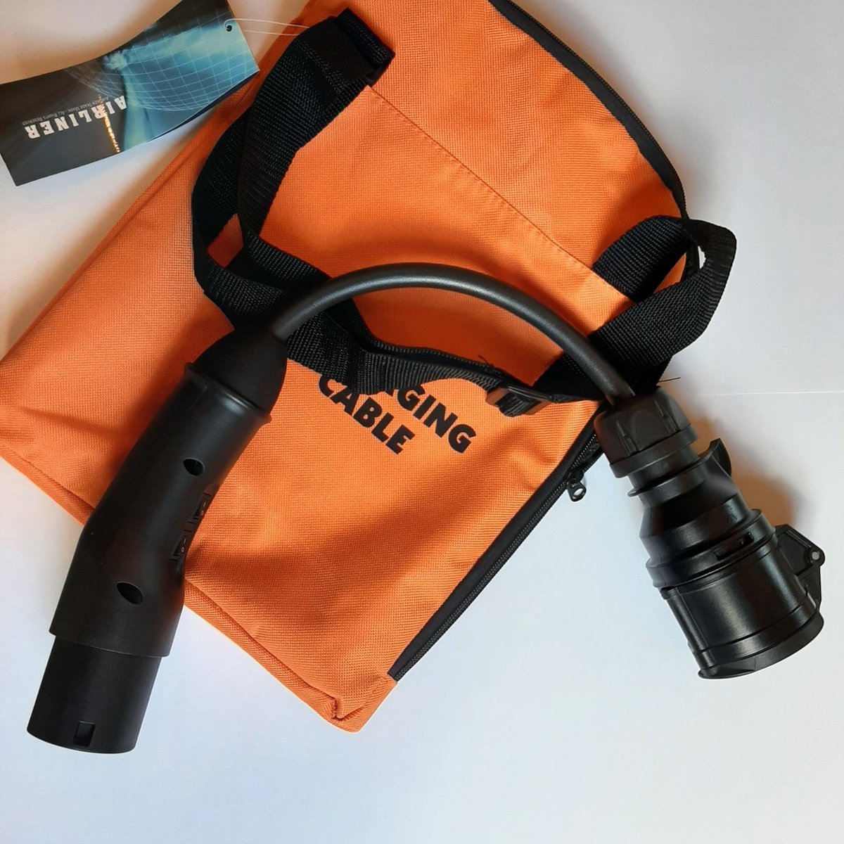 Metron Adapter Type 2 laadpunt naar rood CEE 16A stopcontact Type 2 adapter met schakelaar rood CEE 16A