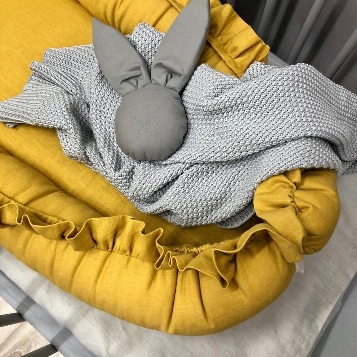 Dolly Babynestje Linnen Okergeel - Babynest Ruches - Babynestjes