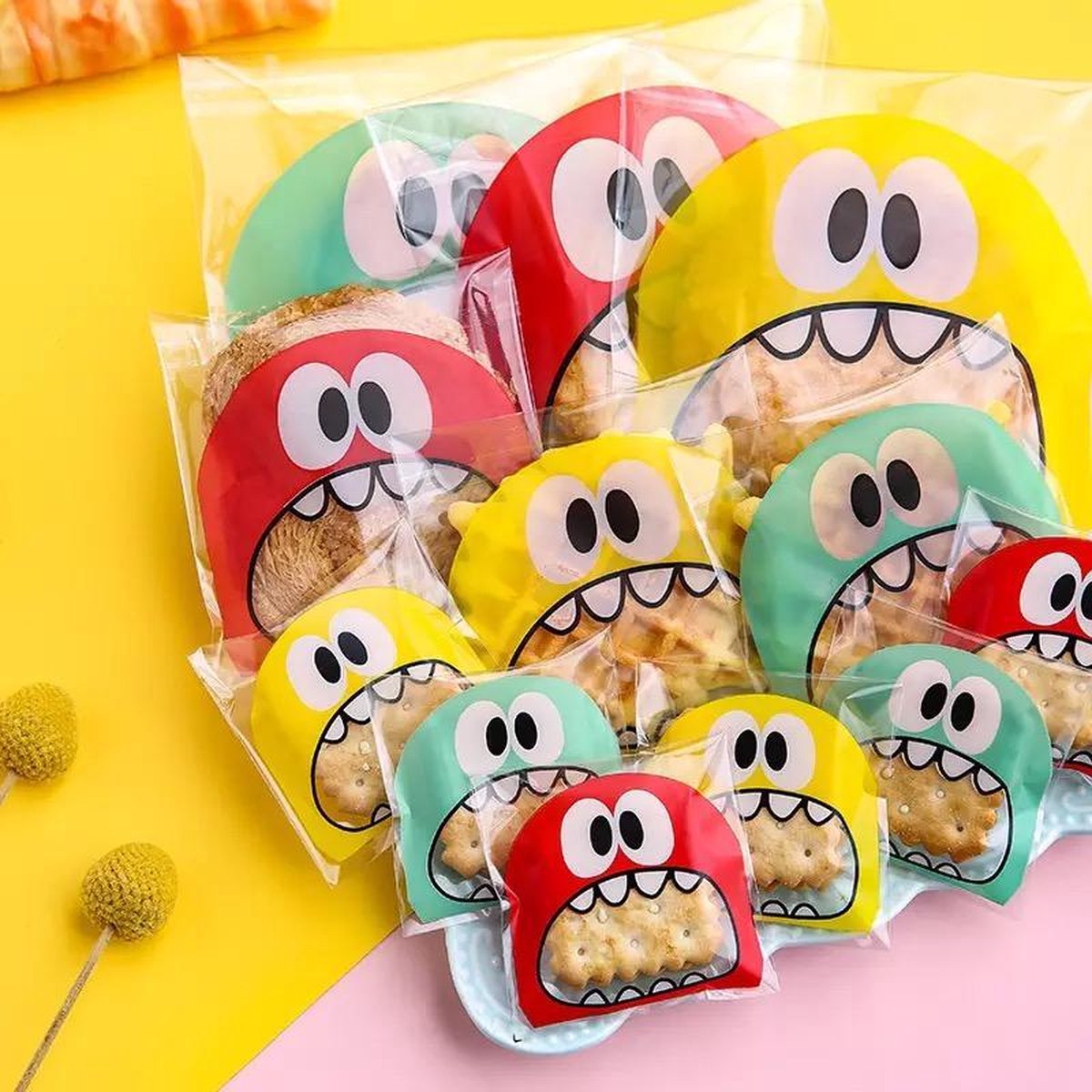 LOUZIR  100 x Transparante Cellofaan Plastic Traktatie cadeau Zakjes - uitdeelzakjes Monster - Snoepzakjes
