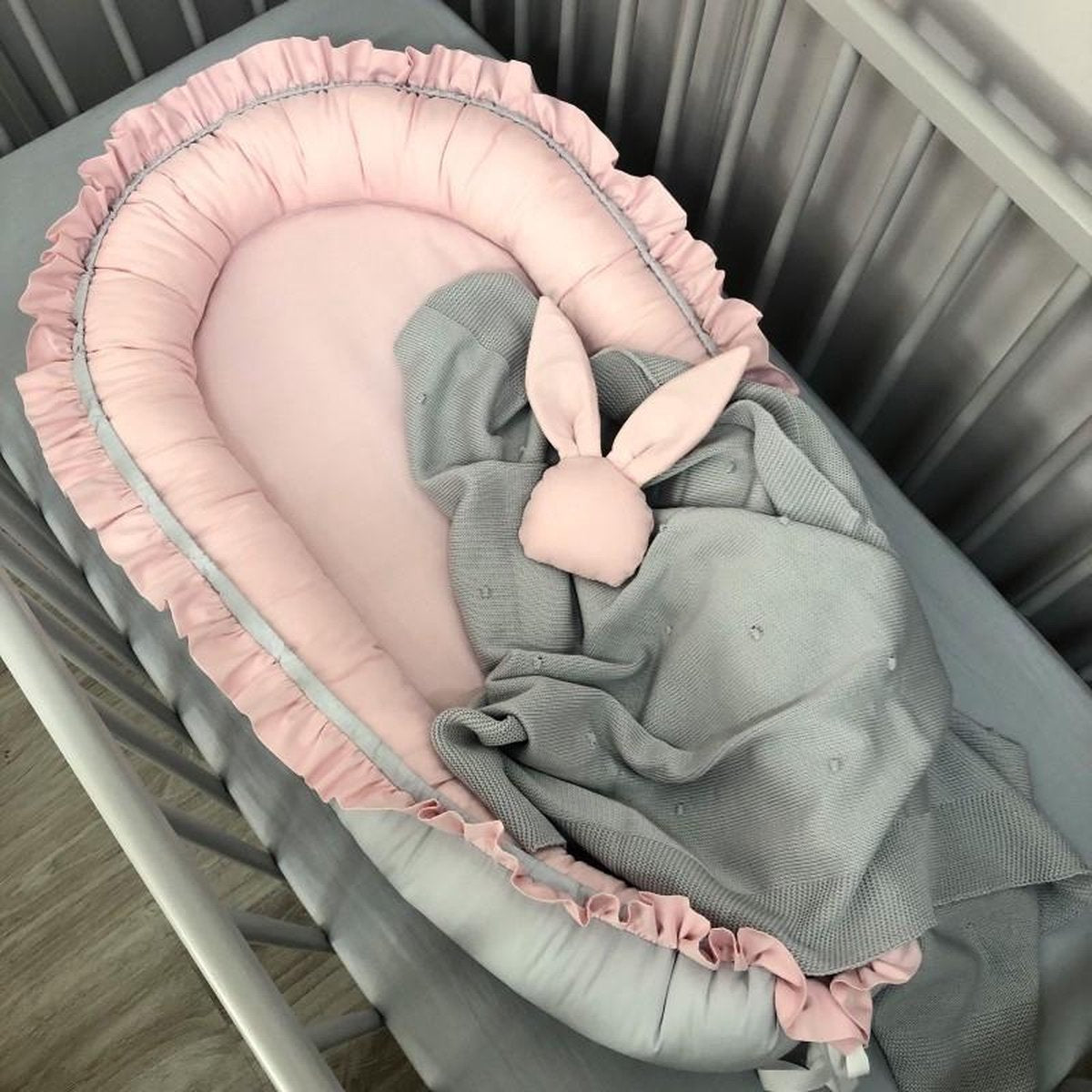 Dolly Babynestje Roze Ruches - Baby Nest - Babynestjes
