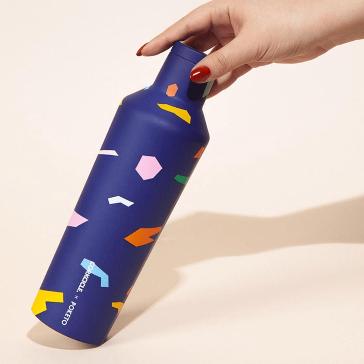 Corkcicle Canteen - 475ml 16oz. Poketo Blue Confetti Waterfles en Thermosfles - 3wandig - 25uur koud en 12uur warm - meerkleurig - BPA vrij - grote opening voor ijsklontjes