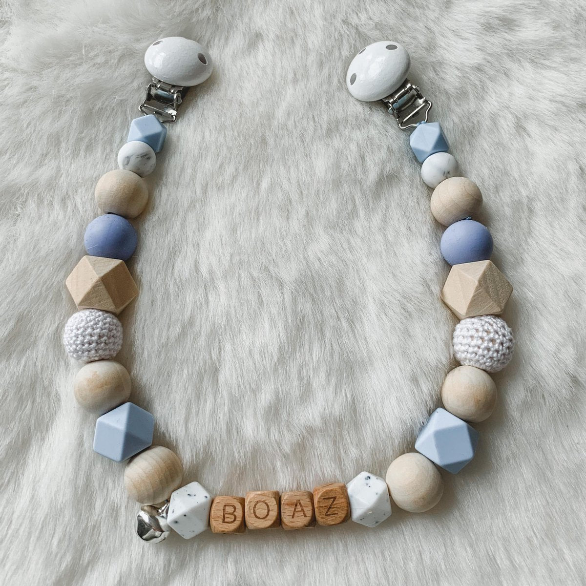 Babybeads - Wagenspanner met naam - Lichtblauwe tinten met wit