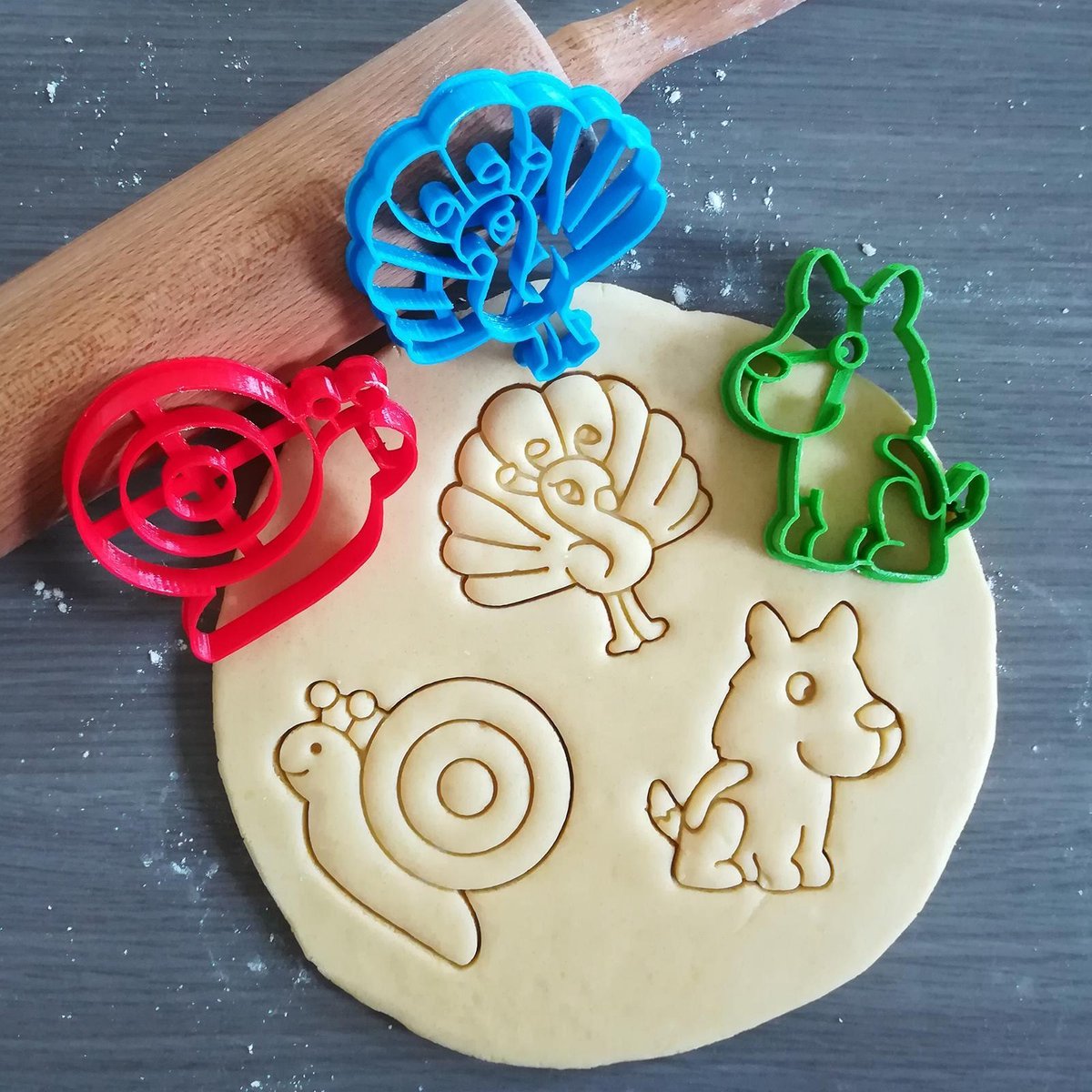 Koekjesvorm | 3-delige set | Dieren | Pauw - Slak - Hond | Cookie cutter | Uitsteekvorm | Bakvorm | 8cm