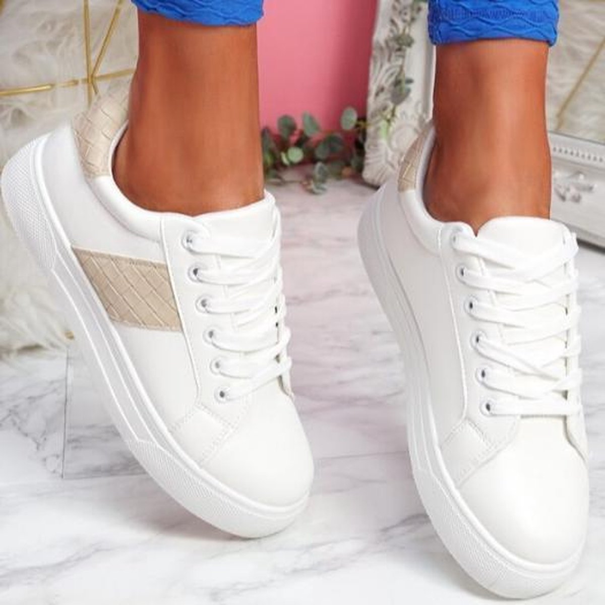SNEAKER NOLA