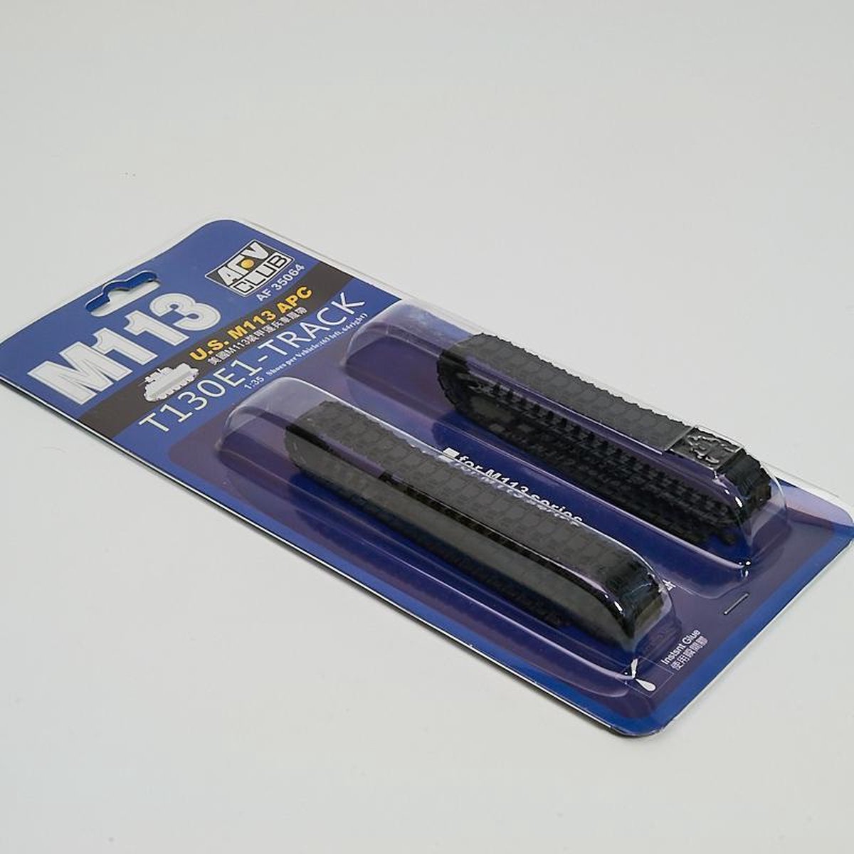 AFV-Club U.S. M113 APC T130E1 - Track (L63/R64) + Ammo by Mig lijm