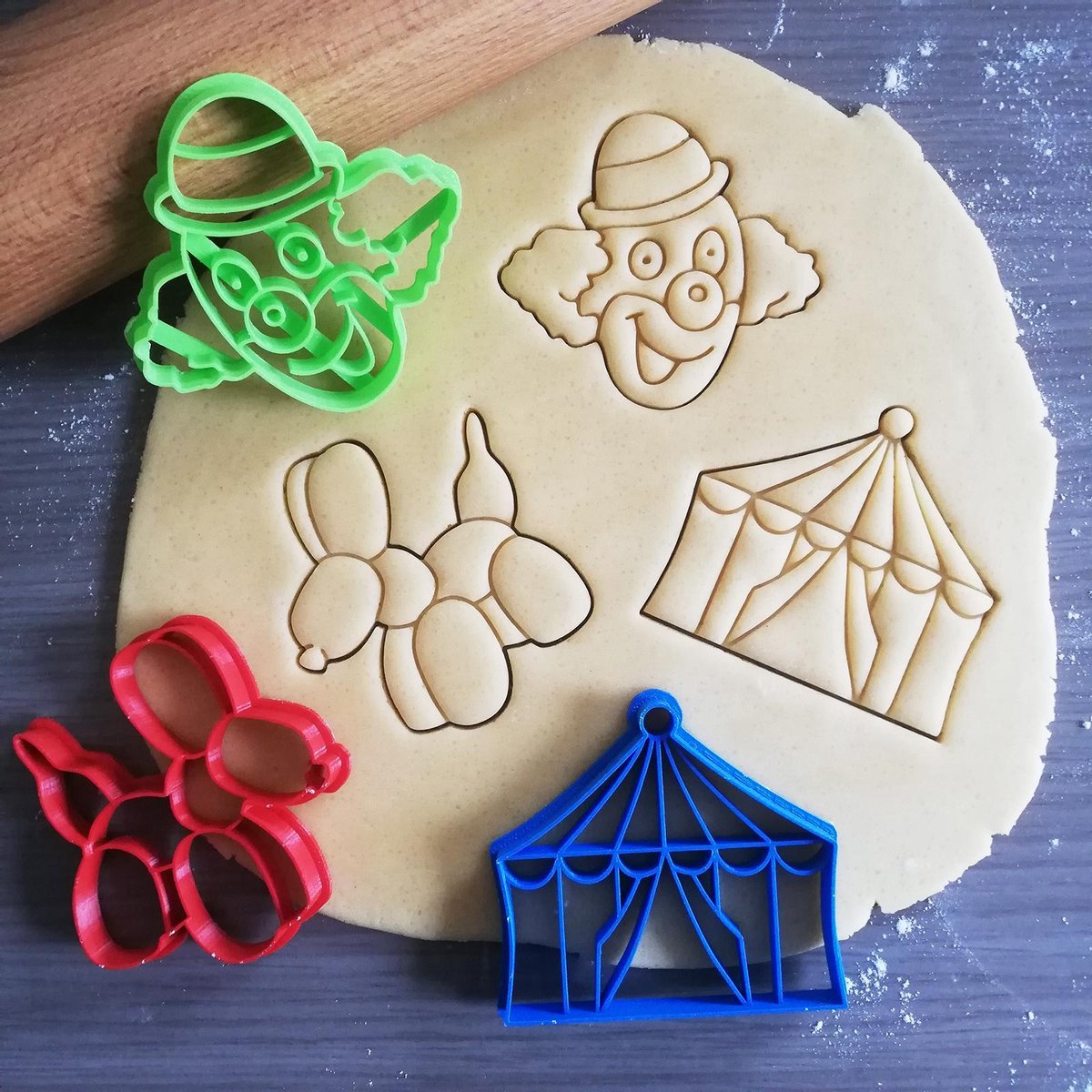 Koekjesvorm | 3-delige set | Circus | Clown - Circustent - Ballon Hond | Cookie cutter | Uitsteekvorm | Bakvorm | 8cm