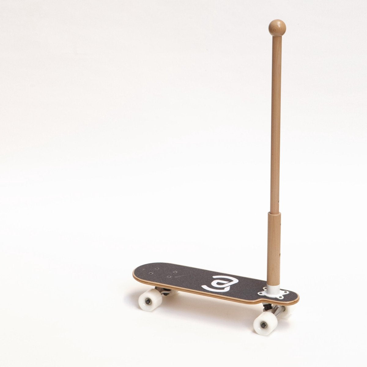 Mishi Design OTSBO Skateboard
