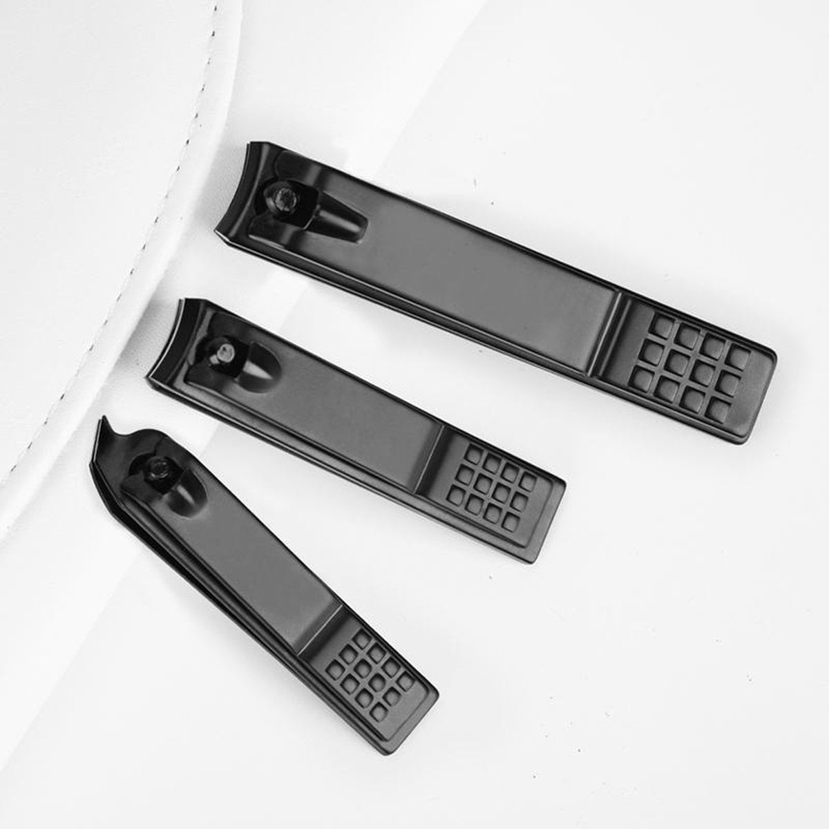Medies - professionele zwarte nagelknipper set |  teennagelknipper groot | nagelknipper klein | nagelknipper diagonaal | anti-slip grip | teennagel knipper - handige opbergbox - RVS - totaaloplossing voor vinger- en teennagels