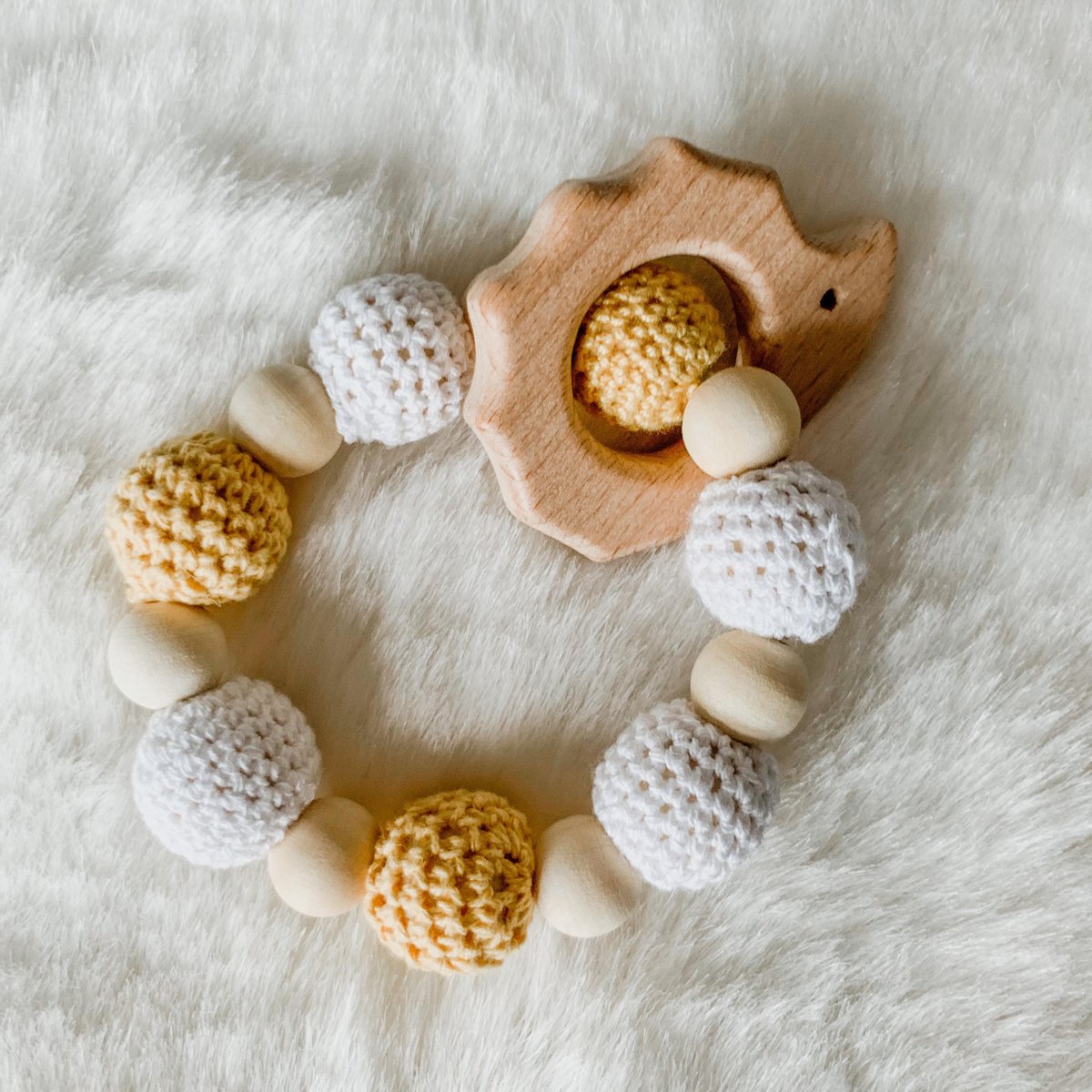 Babybeads - Bijtring Egel - Okergeel met wit