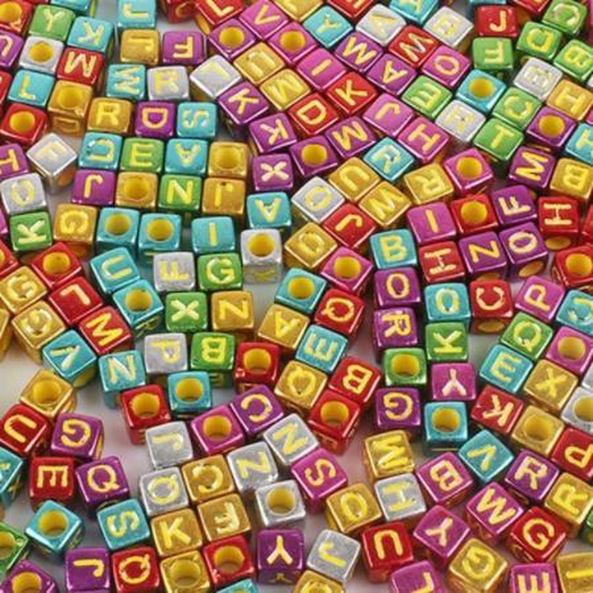 Acryl Letterkralen Gekleurde Mix circa 4000 stuks Gekleurde Alfabetkralen Gekleurd letter/alfabetkralen - creatieve knutselpakket/kralenset voor kinderen en volwassen voor armband en sieraden maken + Geschenkzakje