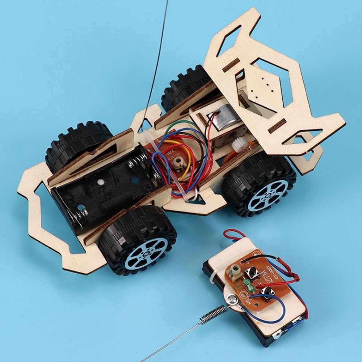 DIY wooden remote control car toy LEGO TECHNIC STYLE / DIY houten auto speelgoed met afstandsbediening / Jouet de voiture télécommandé en bois bricolage
