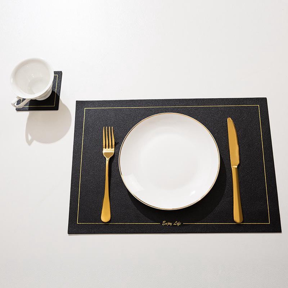 BOTC Duurzame Placemats 4 Stuks - Hittebestendig - Makkelijk schoon - Fijngeweven PVC - 30 x 43cm - Metallic Zwart