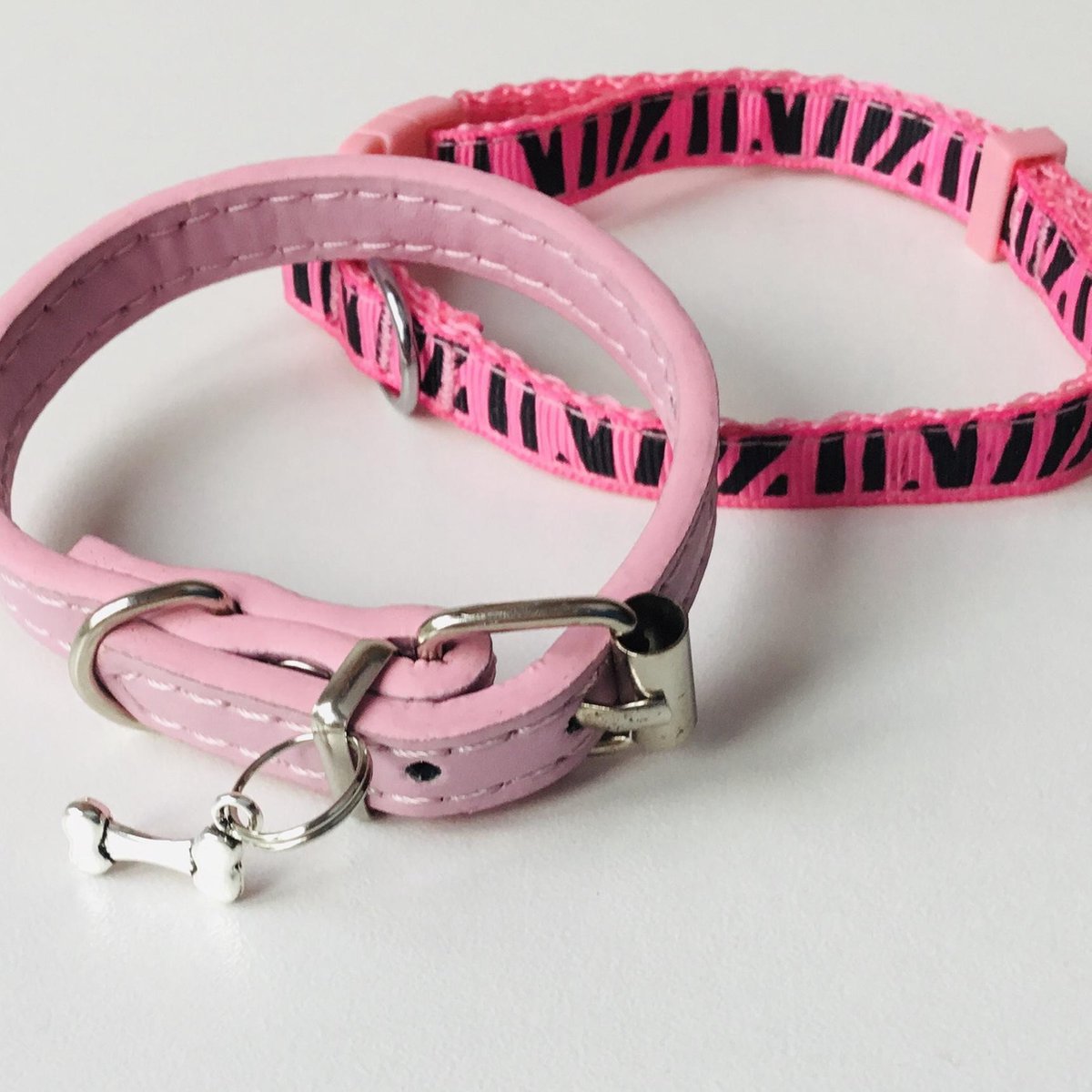 Honden Halsbanden - Duo pack (2 stuks) - XXS - Kleinere Honden - 21.5 Tot27.5 CM Halsbreedte - Roze - Voor O.a. Maltezers