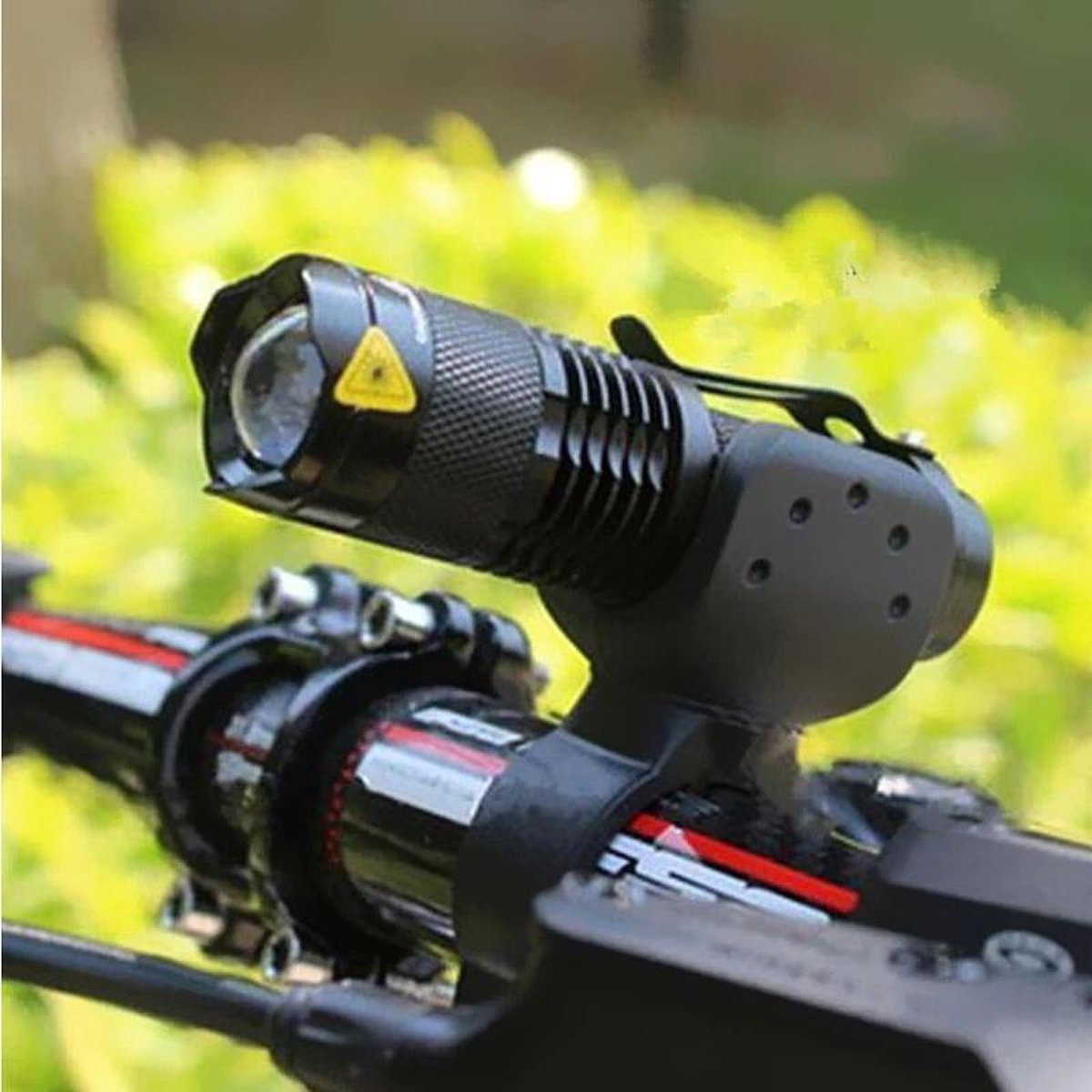 BikerVibes - LED Fiets/zaklamp - max 3000 Lumen - Zwart