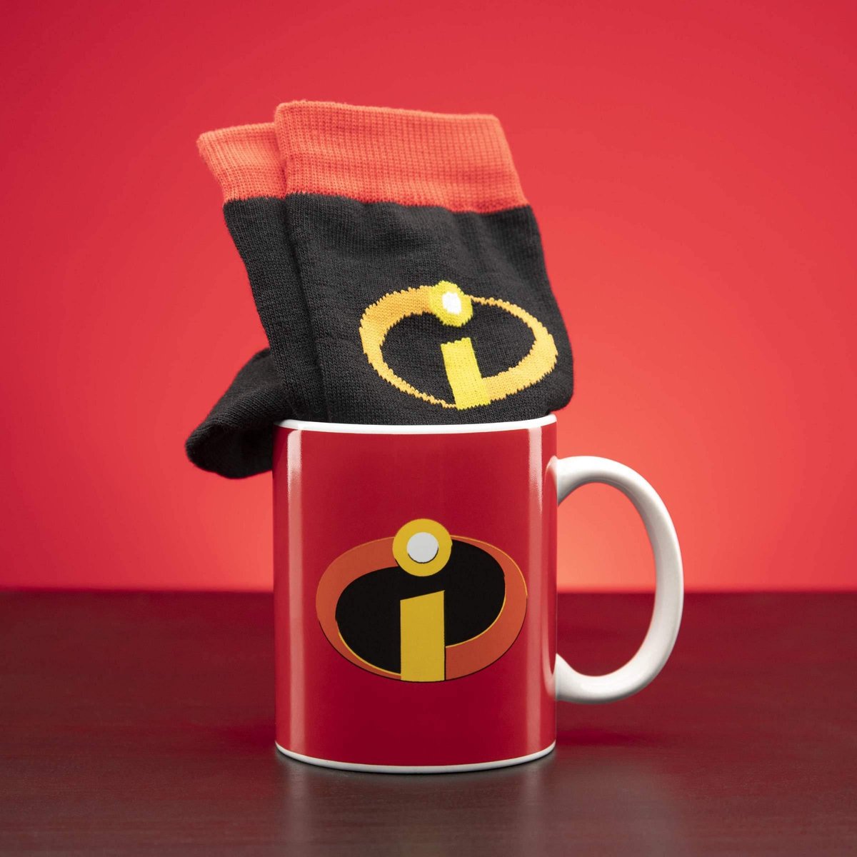 Disney: The Incredibles - Mr. Incredible Mug and Socks Gift Set