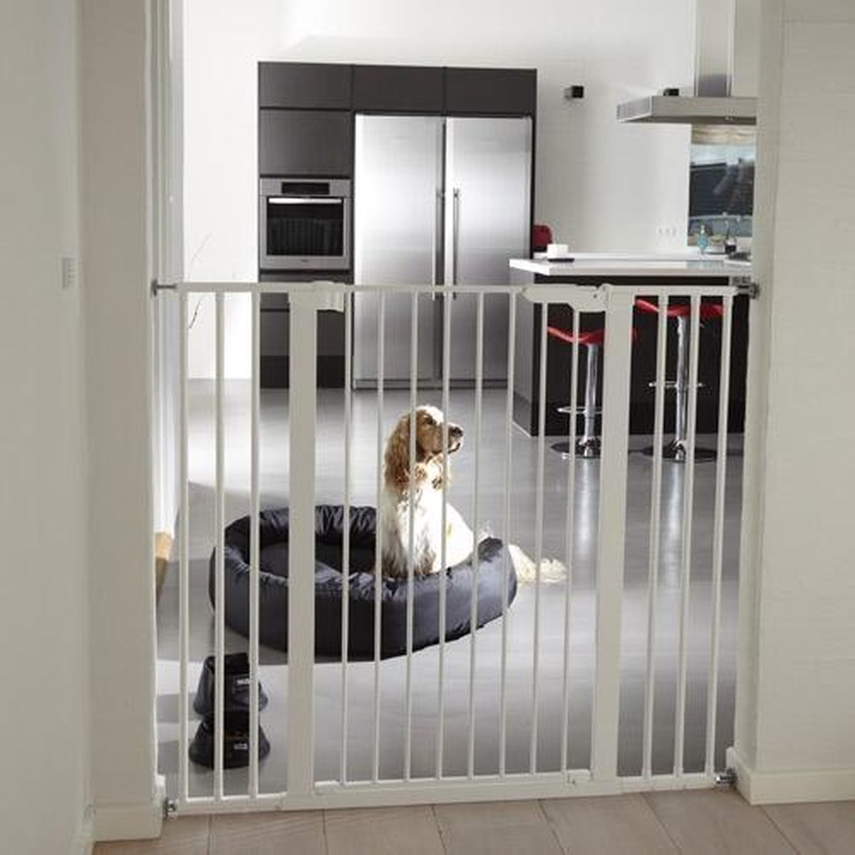 BabyDan PREMIER|Pet gate wit 73-86 cm breed 104 cm hoog