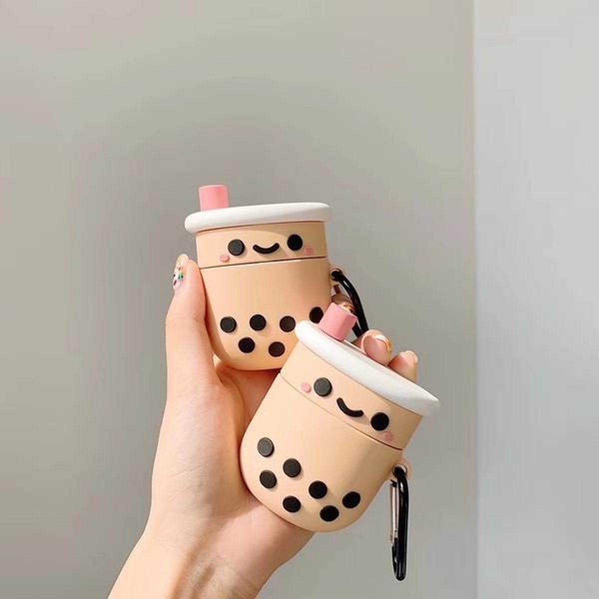 Apple AirPods Case - Apple AirPods 1 & 2 AirPod Case - Bubbletea - Milk Tea - Creme Roze - Kawaii - Smiley - Cute - Japan