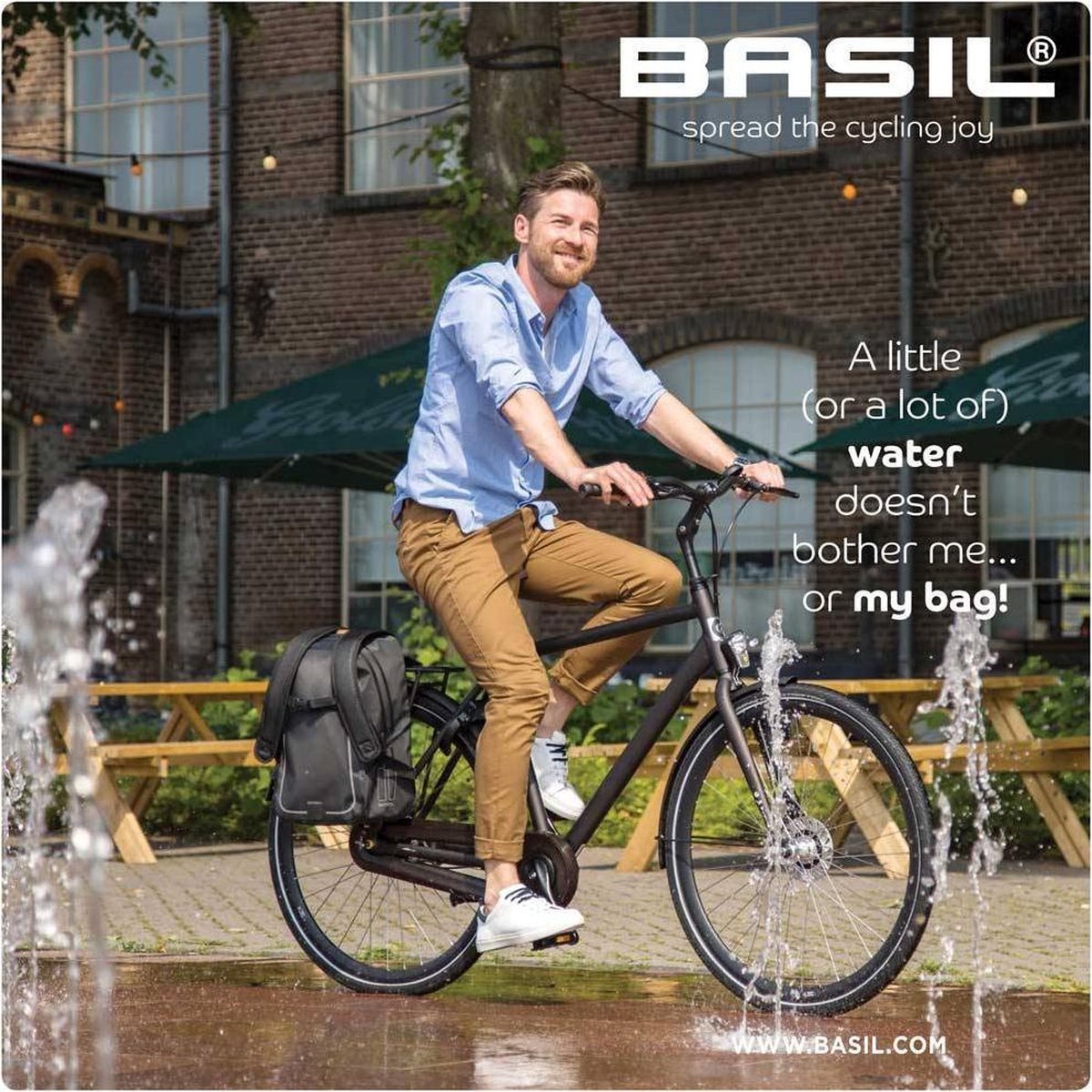 Rugtas basil urban dry zwart (waterdicht)
