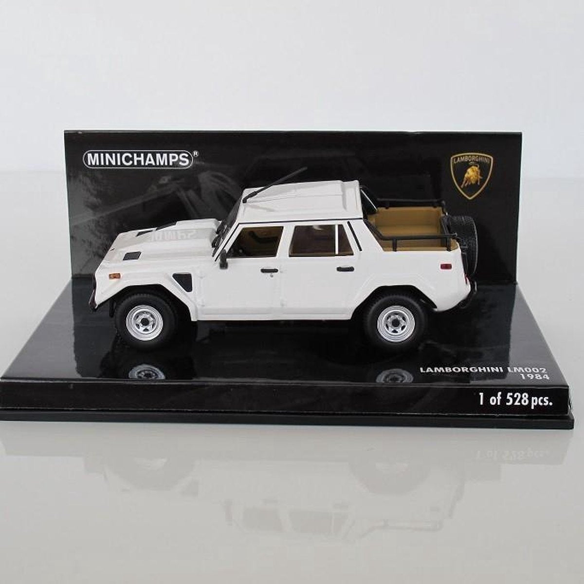 Minichamps 1:43 Lamborghini LM002 - 1984
