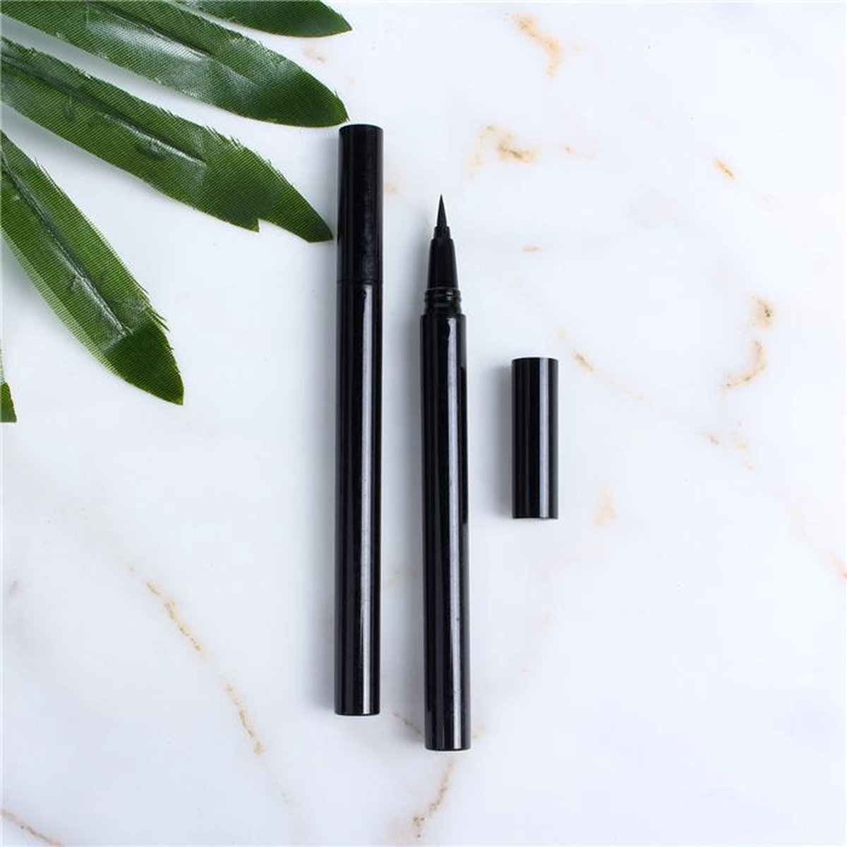 Lovely Lashes Belgium- Magic Eyeliner Pen - Lijmpen - Glue pen