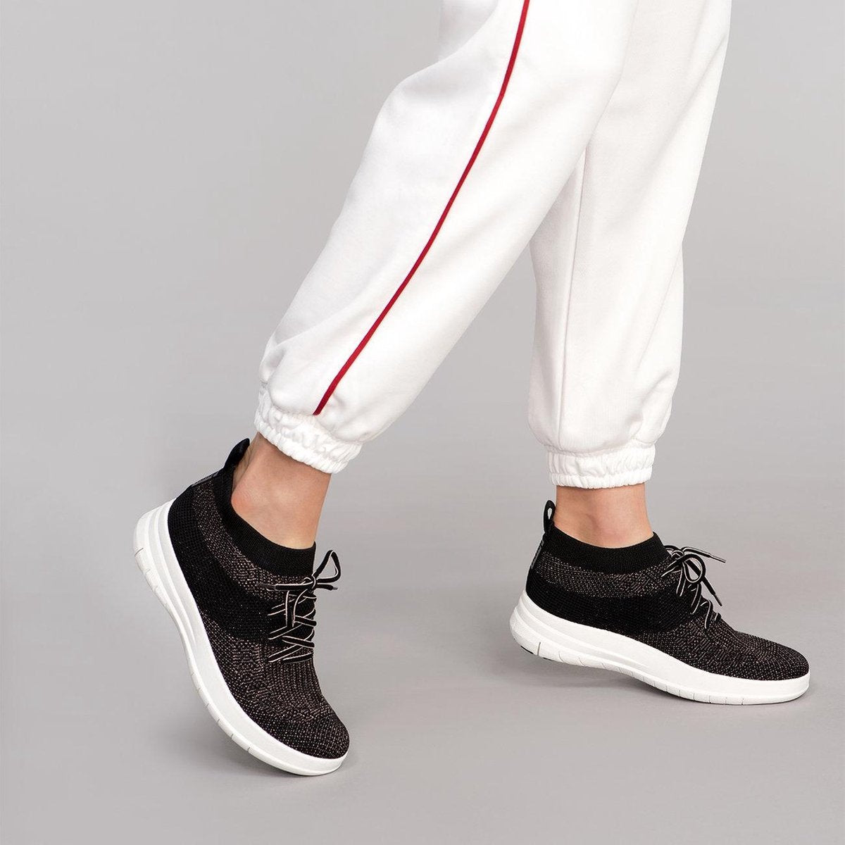 FitFlop - Uberknit Slip-On High Top Sneaker - Sneaker laag gekleed - Dames - Maat 37 - Zwart;Zwarte - J30-501 -Black/Bronze Metall