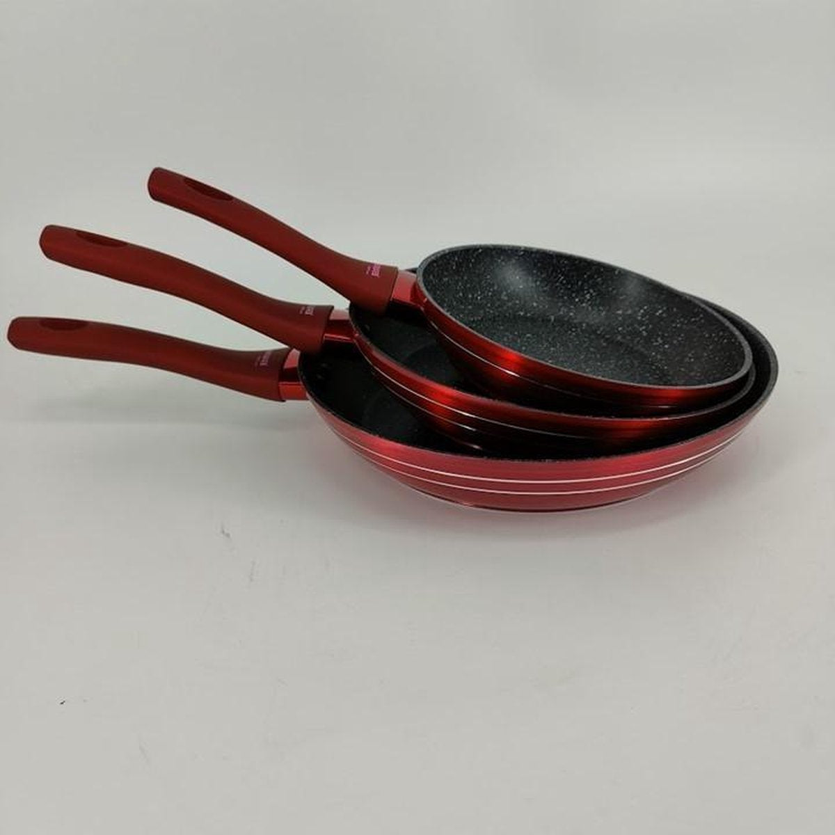 Aiwa 3 delige koekenpan kleur rood