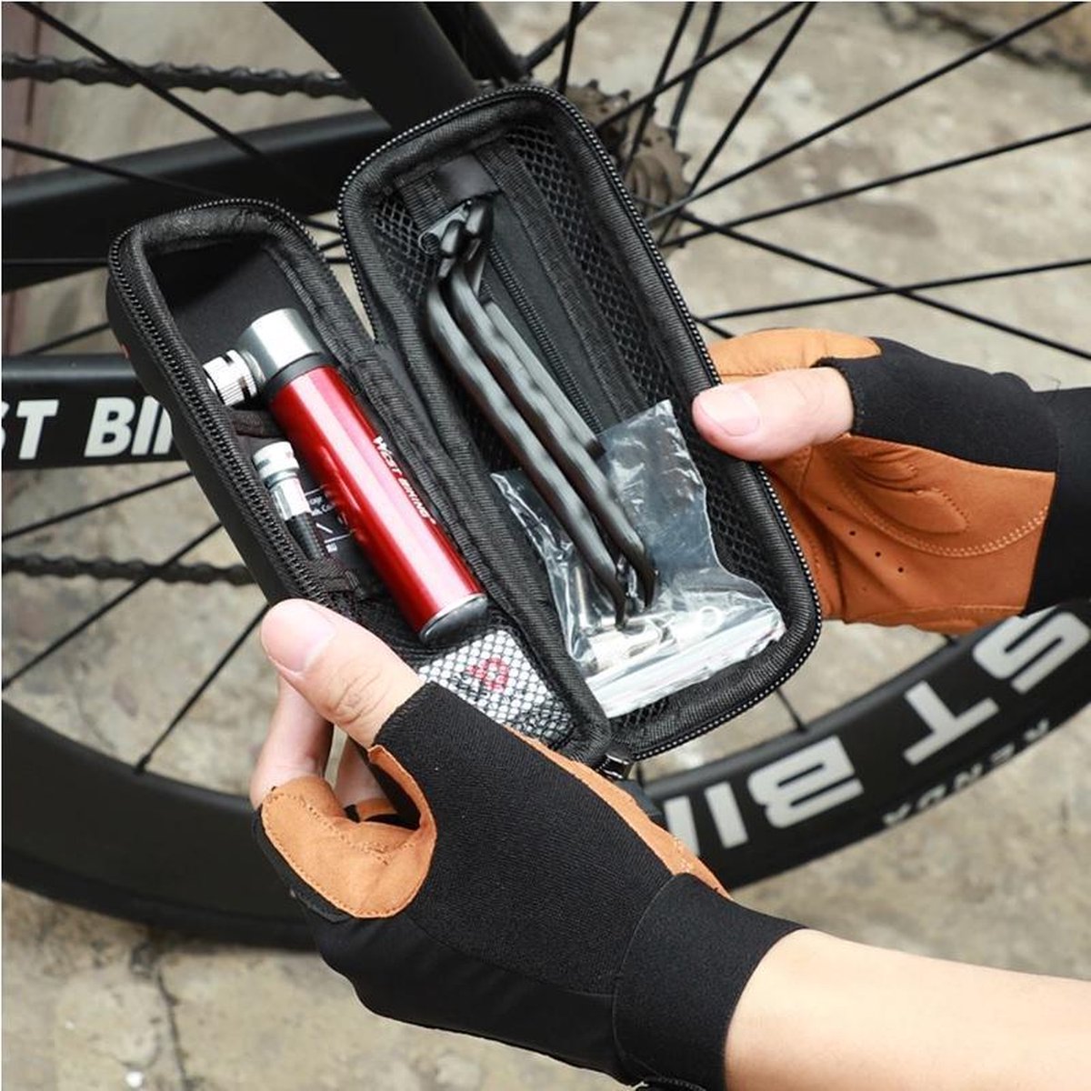 BikerVibes - Fietsbanden Reparatieset - Lekke Fietsband Reparatie Set - Racefiets / Mountainbike / Alle Andere Fietstypes / Complete Set in Etui