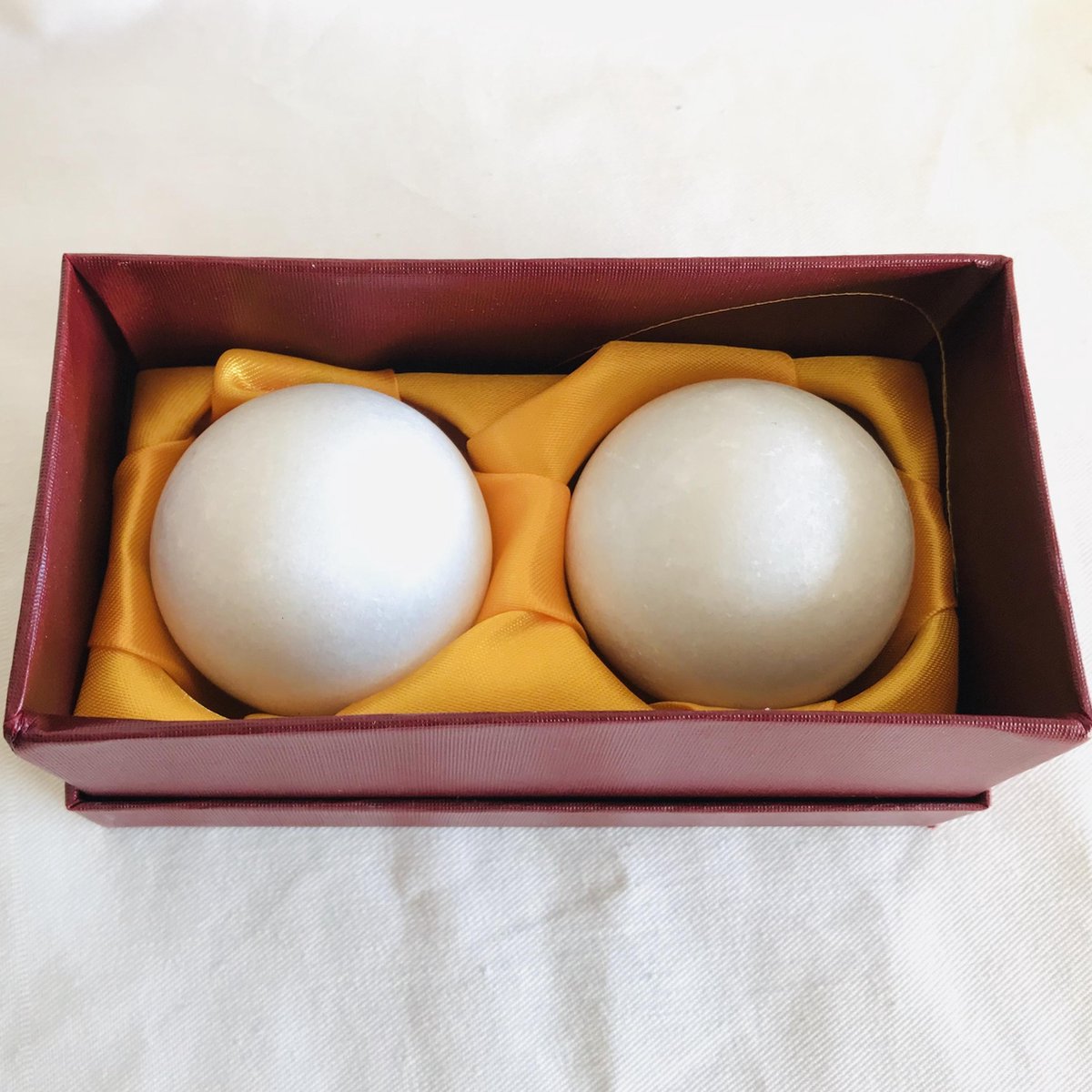 meridiaankogels van witte kleur marmer 5cm