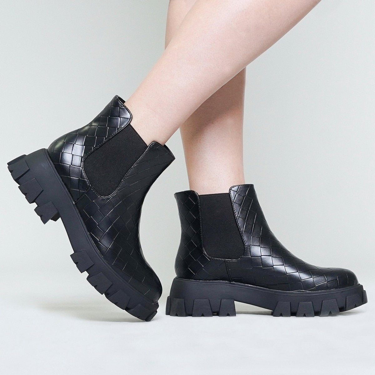Chelsea boots met grove zool en details Zwart / 36