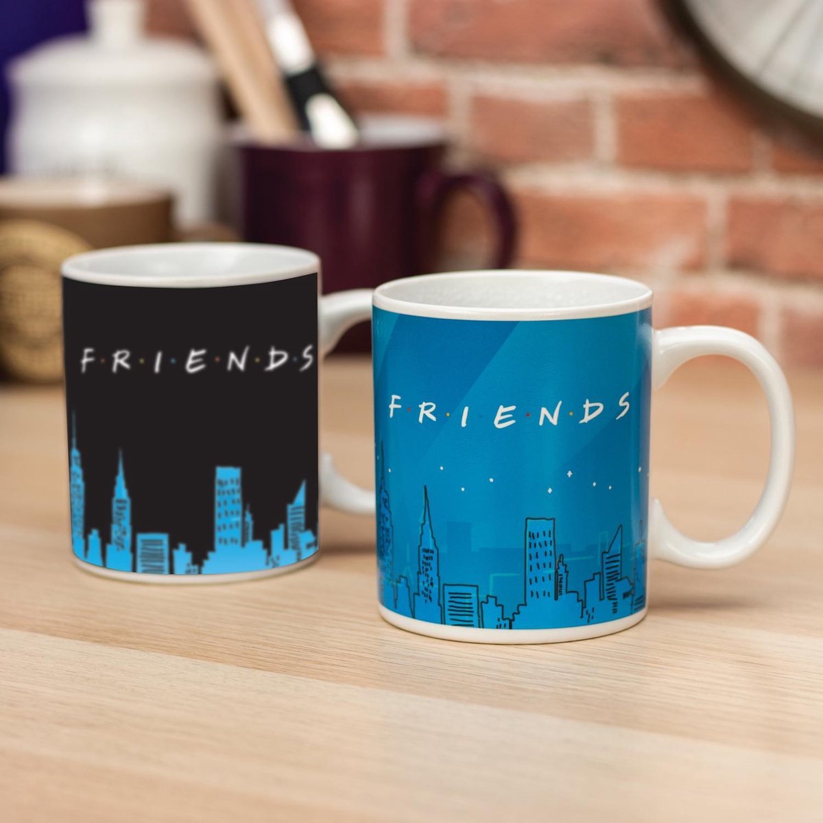 Friends They Don't Know warmtegevoelige mok