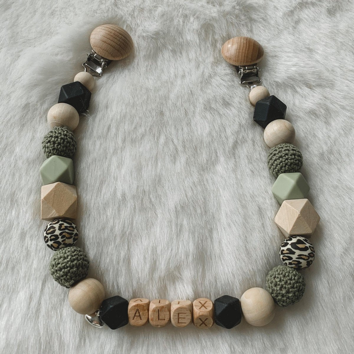 Babybeads - Wagenspanner met naam - Legergroen met tijgerprint