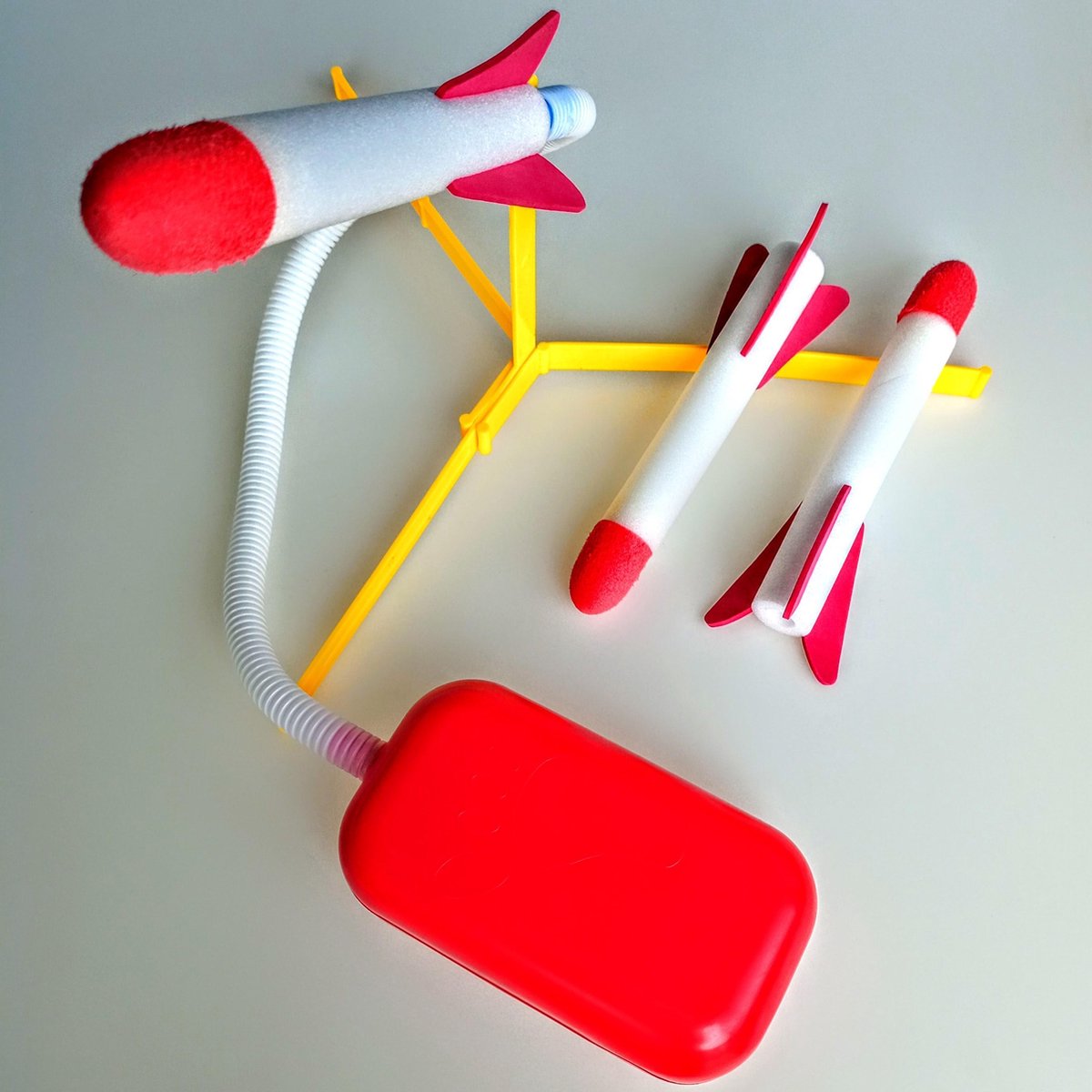 Jobber Playground - Lanceerspeelgoed 4 delig - Raket lanceren - 3x Foam rakketten + afvuurstation