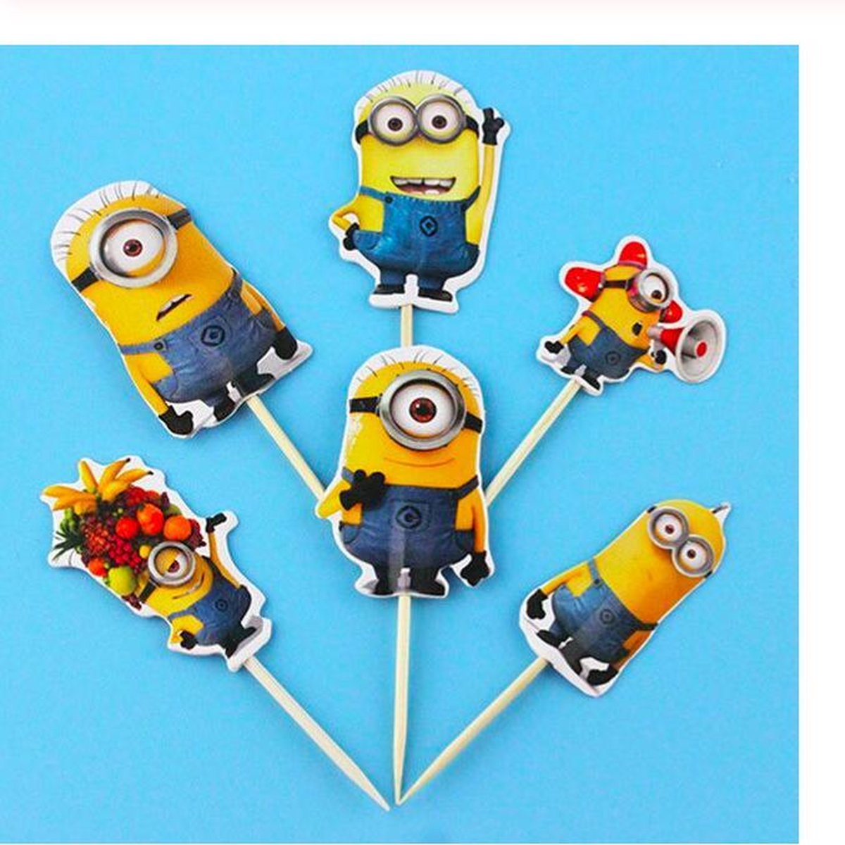 ProductGoods - 24 x Leuke Minions cocktailprikkers | Verjaardag | Sateprikkers | Traktatie | Feest | Cake topper decoratie | Prikkers