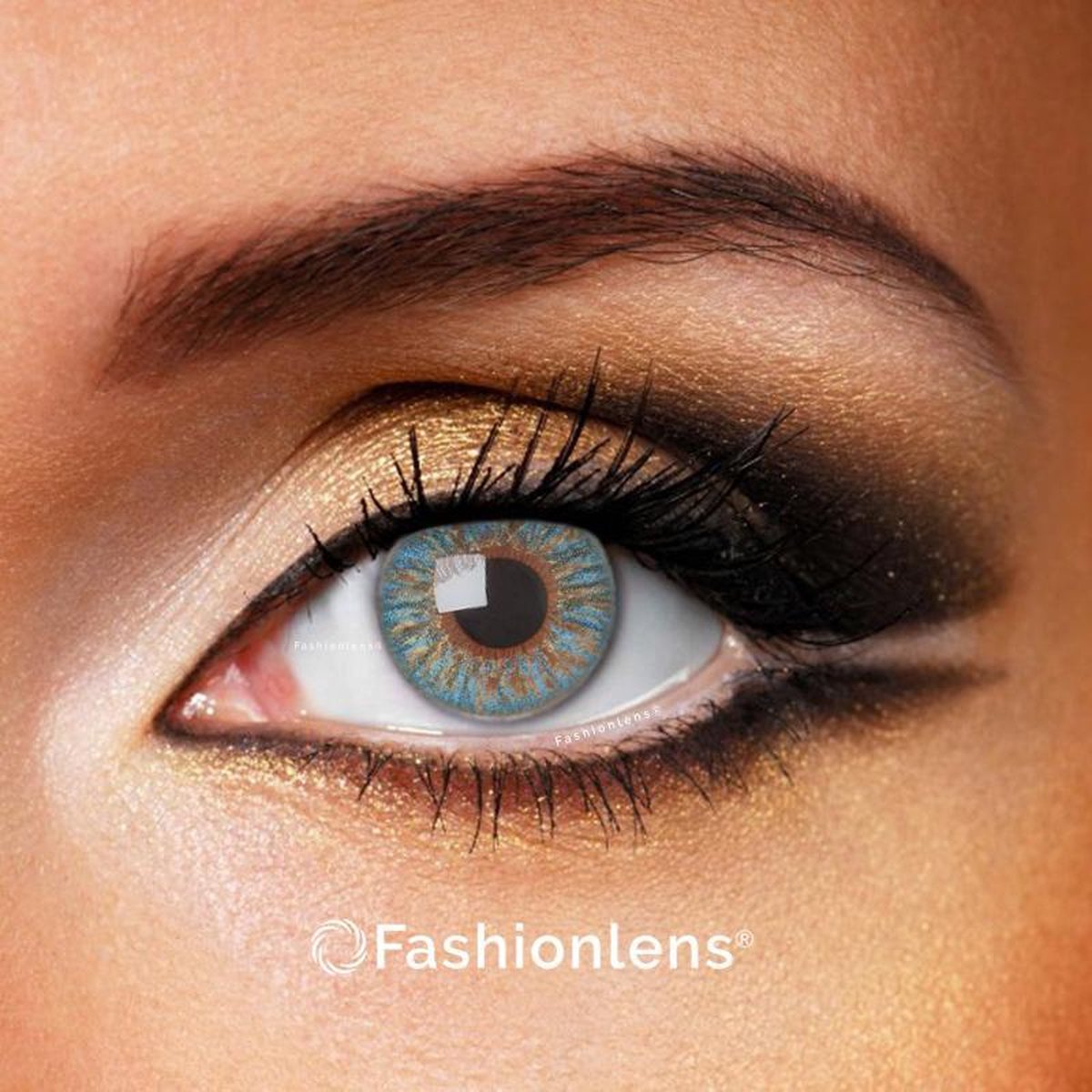 Kleurlenzen - Blue Passion - jaarlenzen met lenshouder - blauwe contactlenzen Fashionlens®